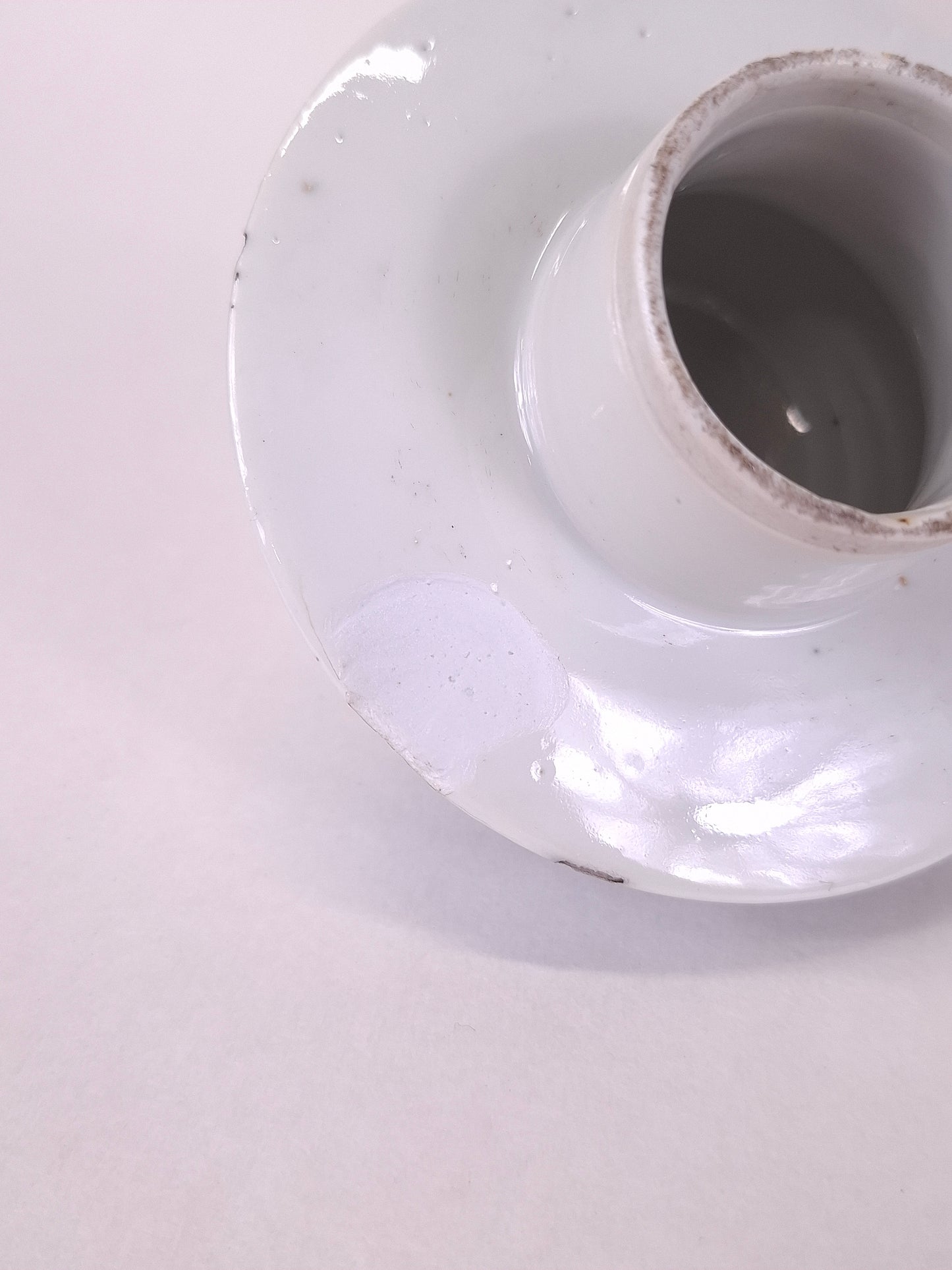 大型珍稀中式带盖花瓶，饰有“长伊丽莎白”纹饰 // 清朝 - 康熙复兴 - 光绪 - 19世纪