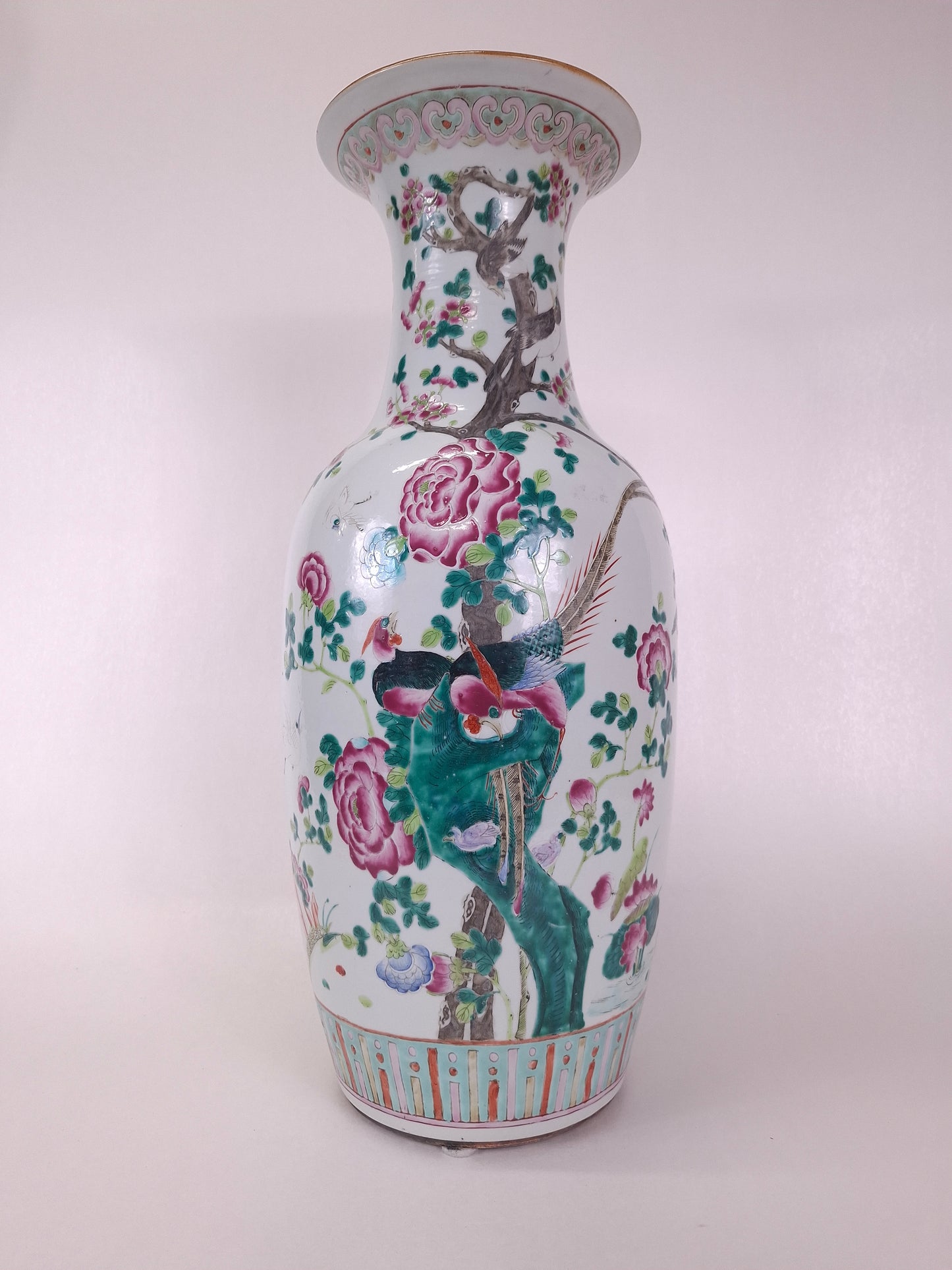 大型中国粉彩花鸟纹花瓶 // 清朝 – 19世纪