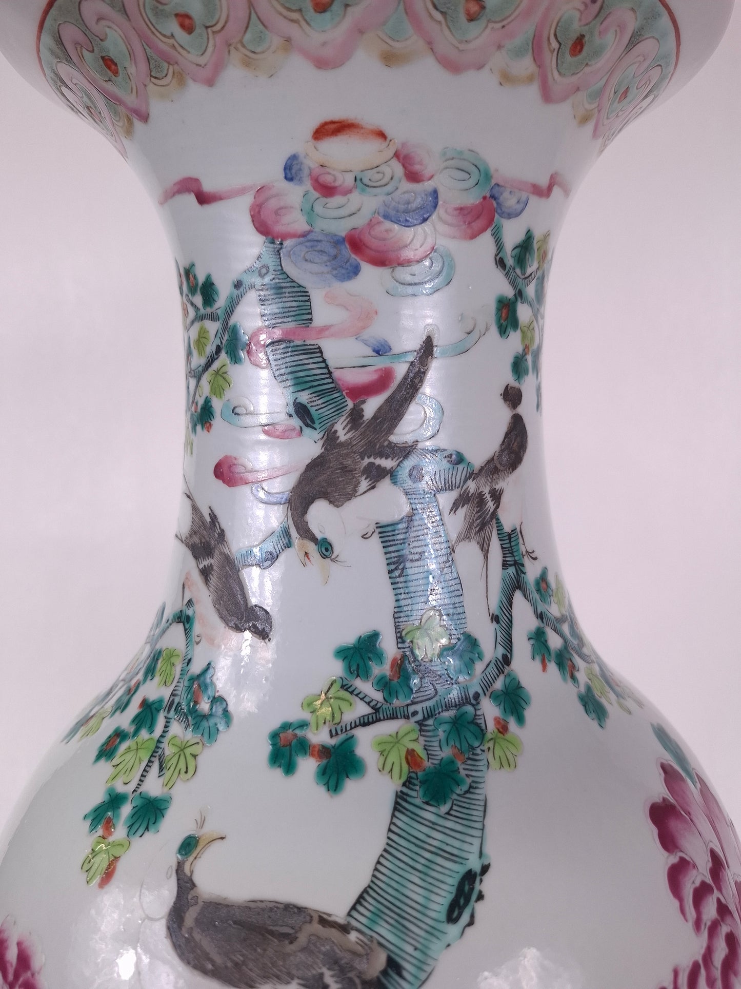 大型中国粉彩花鸟纹花瓶 // 清朝 – 19世纪
