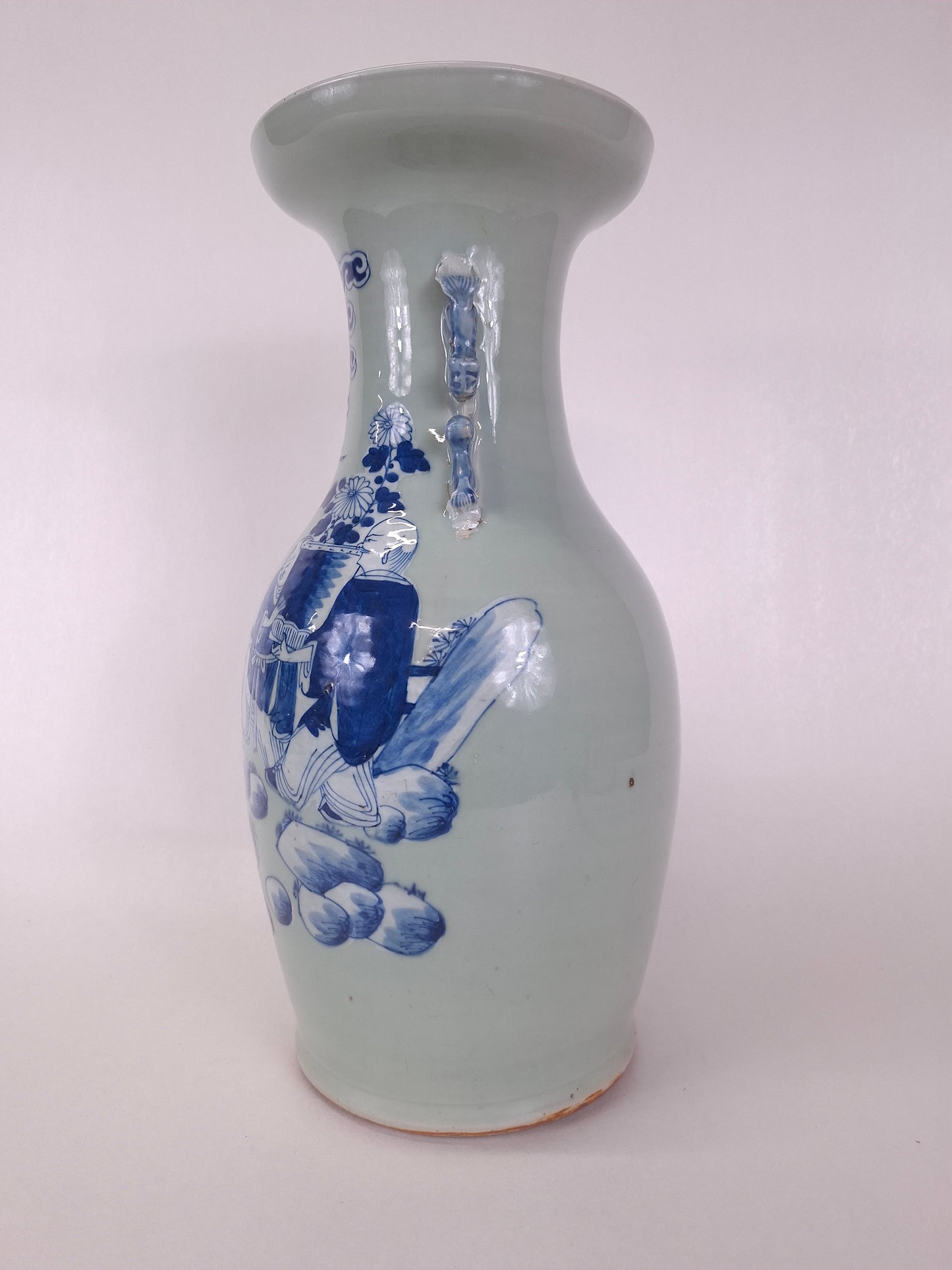 Vase antique chinois céladon bleu décoré de personnages // Dynastie Qing - XIXe siècle