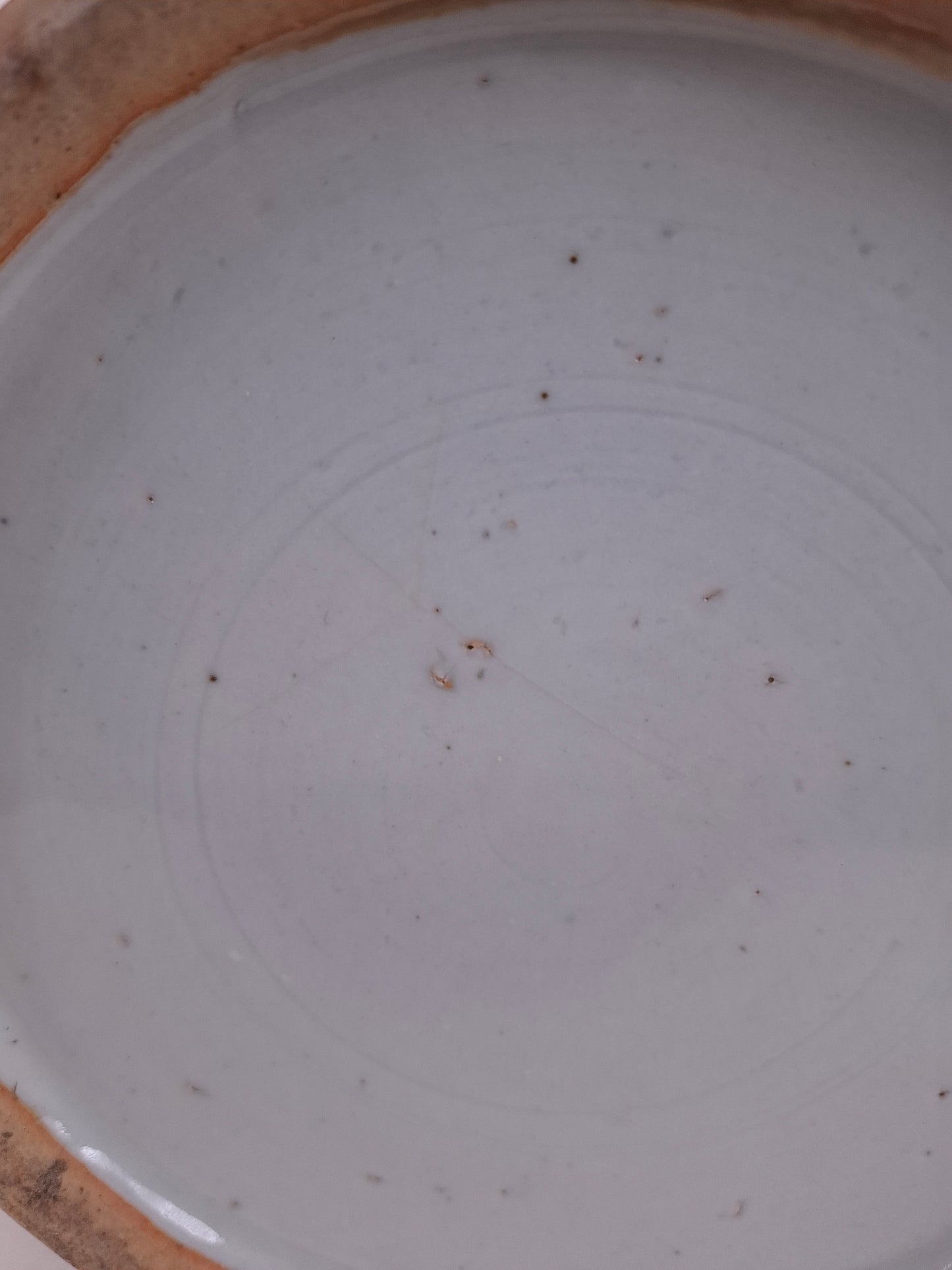 Antique Chinese famille rose vase decorated with antiquities // Qing Dynasty - 19th century