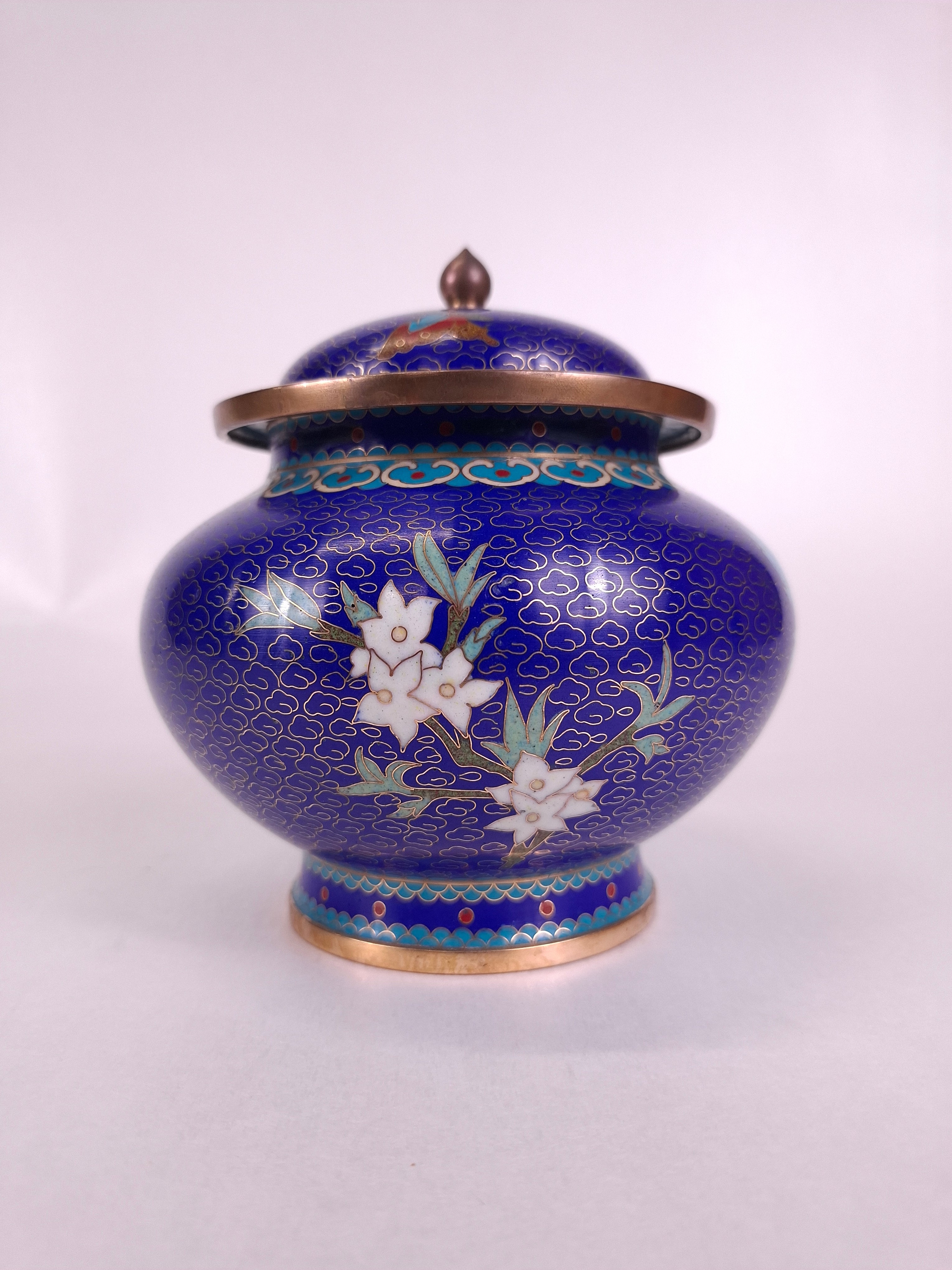 中国景泰蓝带盖花鸟纹瓶// 20世纪– Diddenantiques