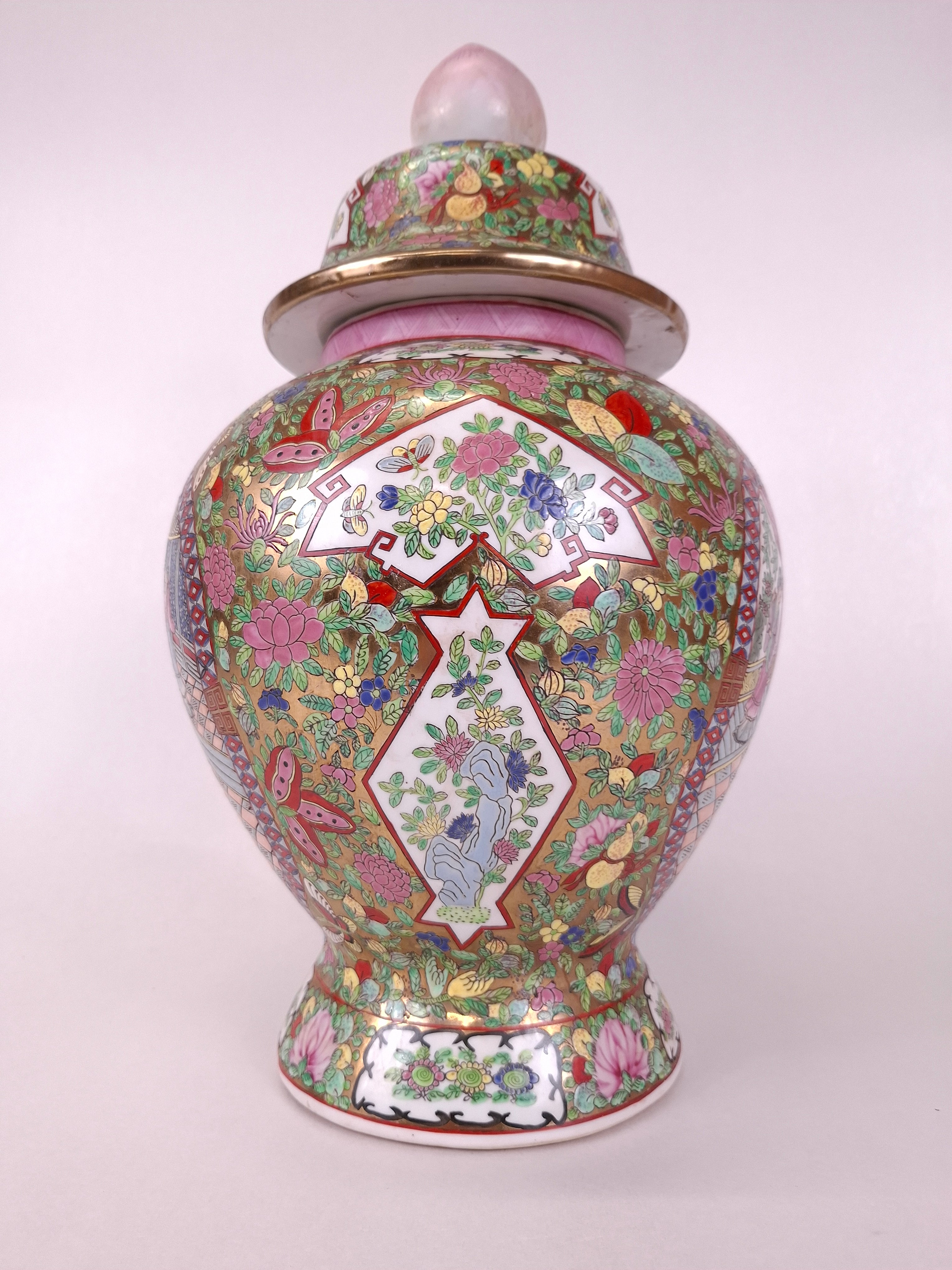 粉彩十錦手花瓶 二十世纪粉彩庭院图纹庙宇瓶– Diddenantiques