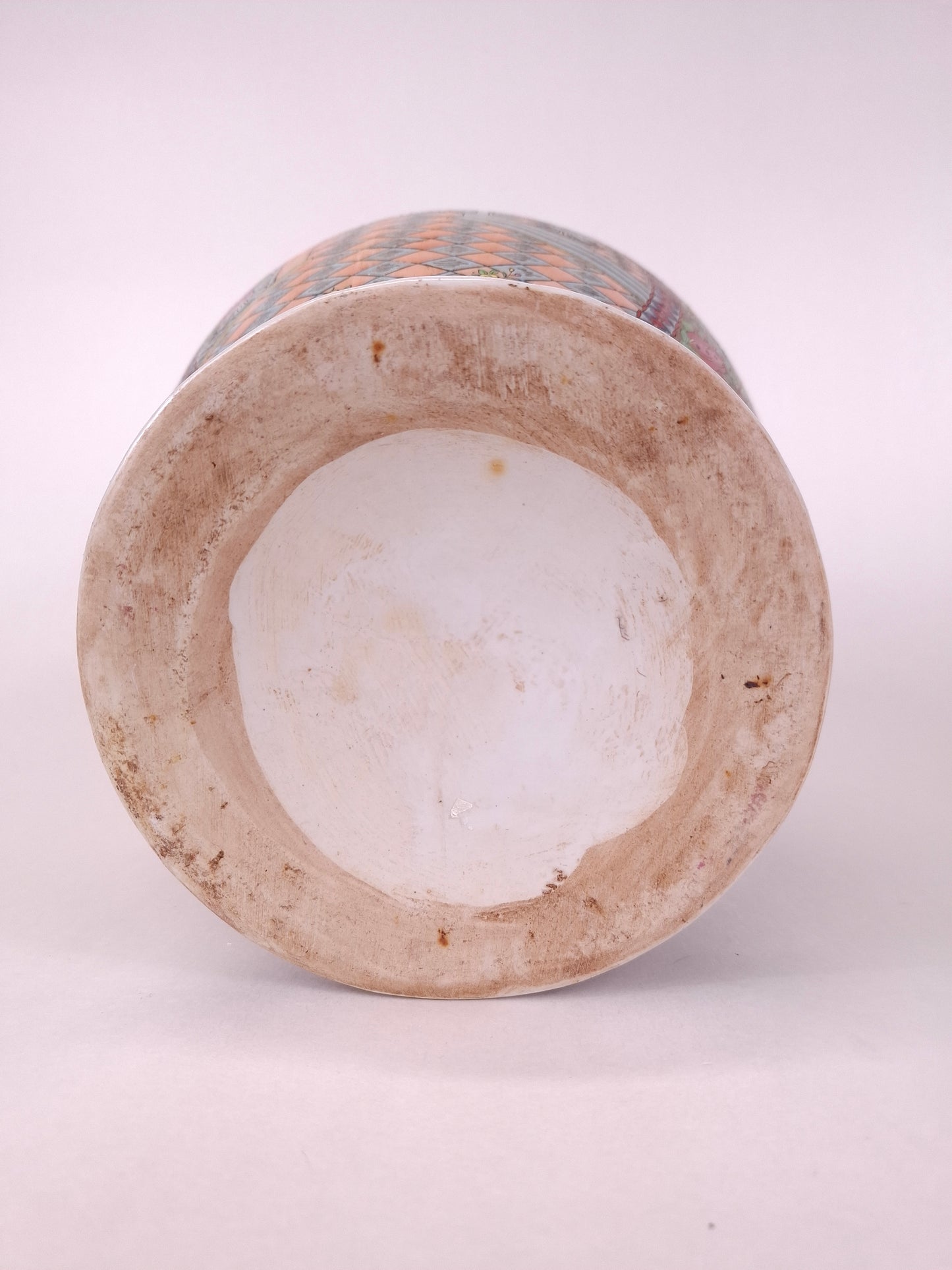 Chinese famille rose temple vase decorated with garden scenes // 20th century