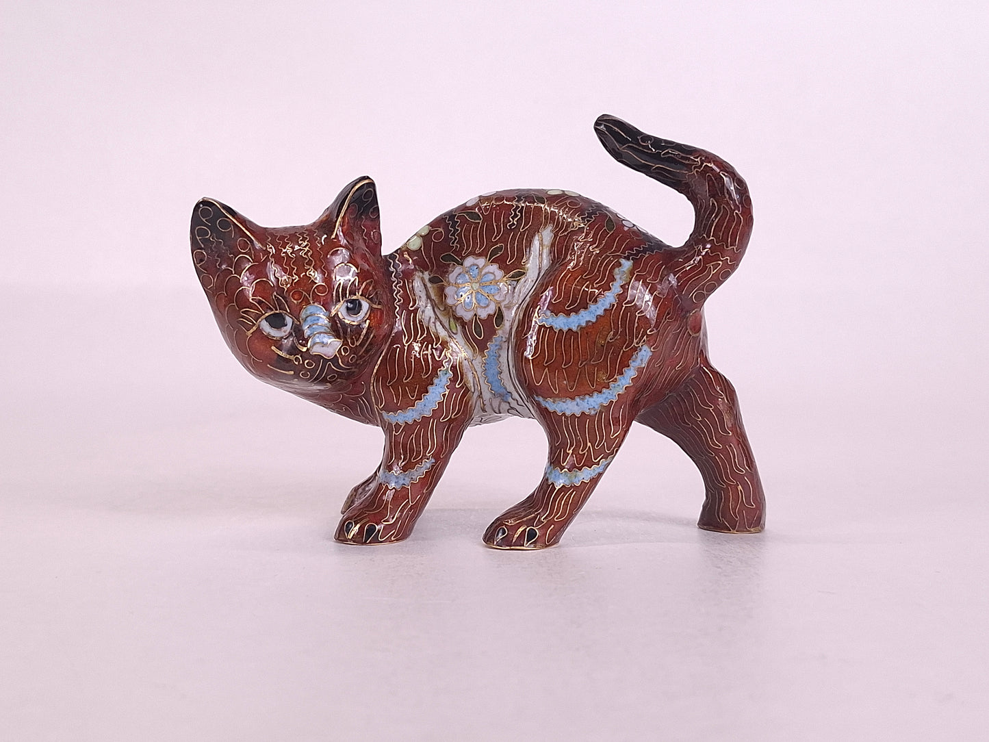 Vintage Chinese cloisonne figurine of a kitten // 20th century