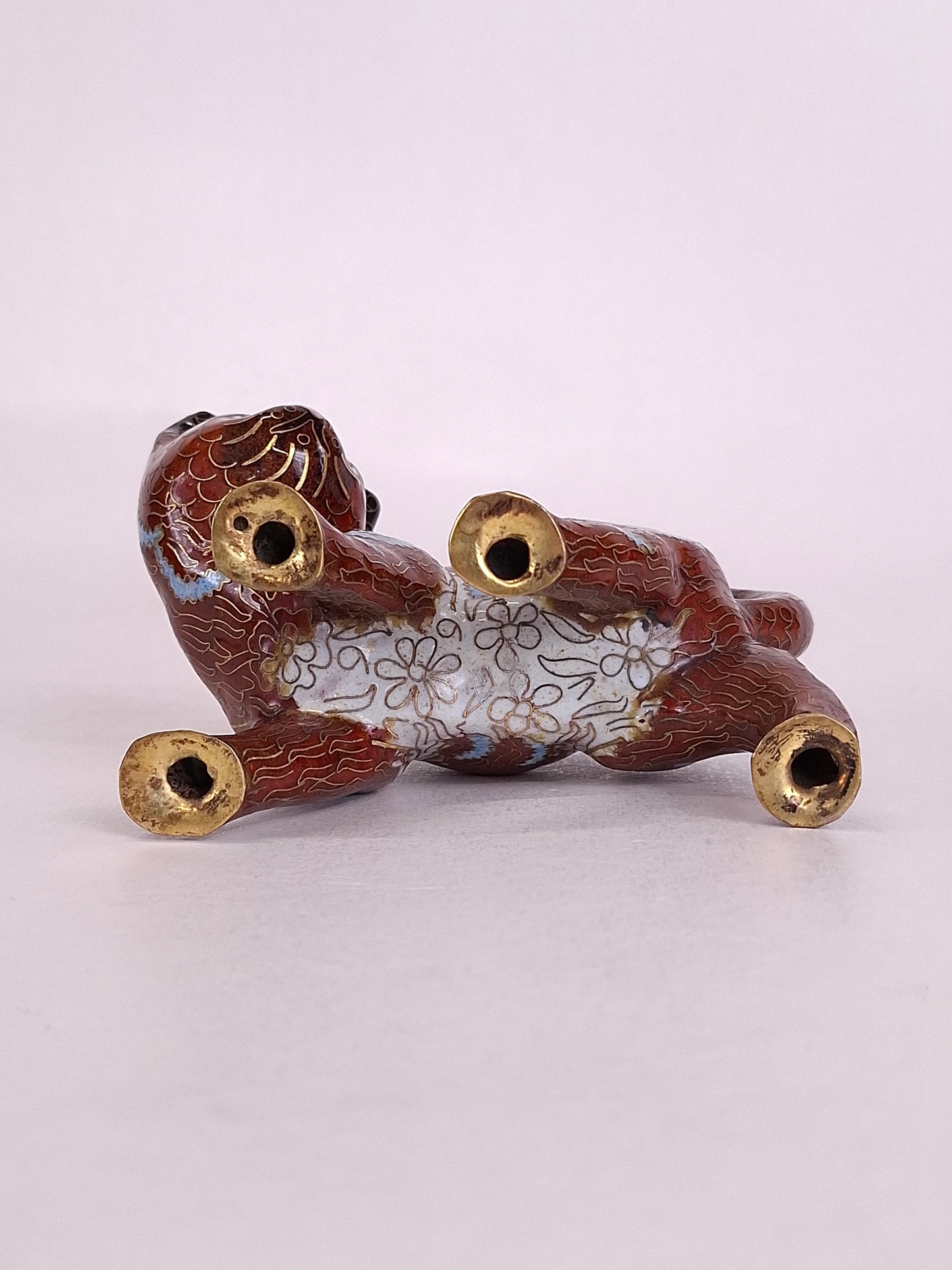 Vintage Chinese cloisonne figurine of a kitten // 20th century
