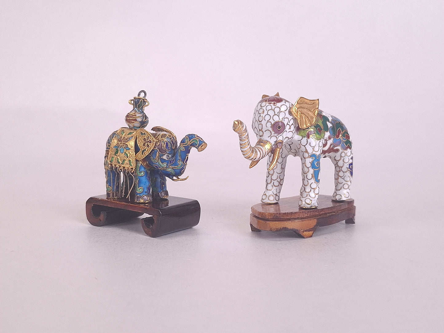A set of 2 Chinese cloisonne elephants // 20th century