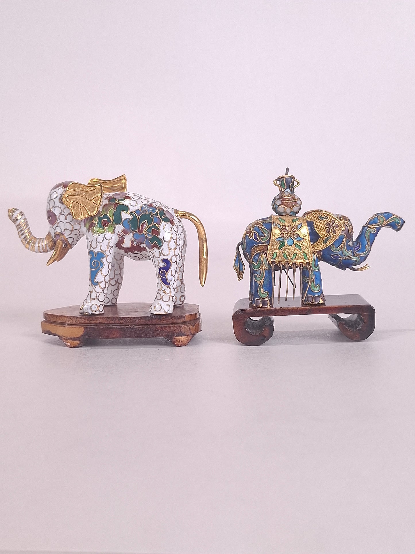 A set of 2 Chinese cloisonne elephants // 20th century