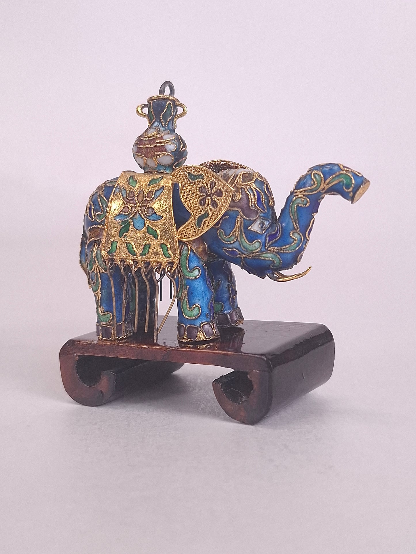 A set of 2 Chinese cloisonne elephants // 20th century