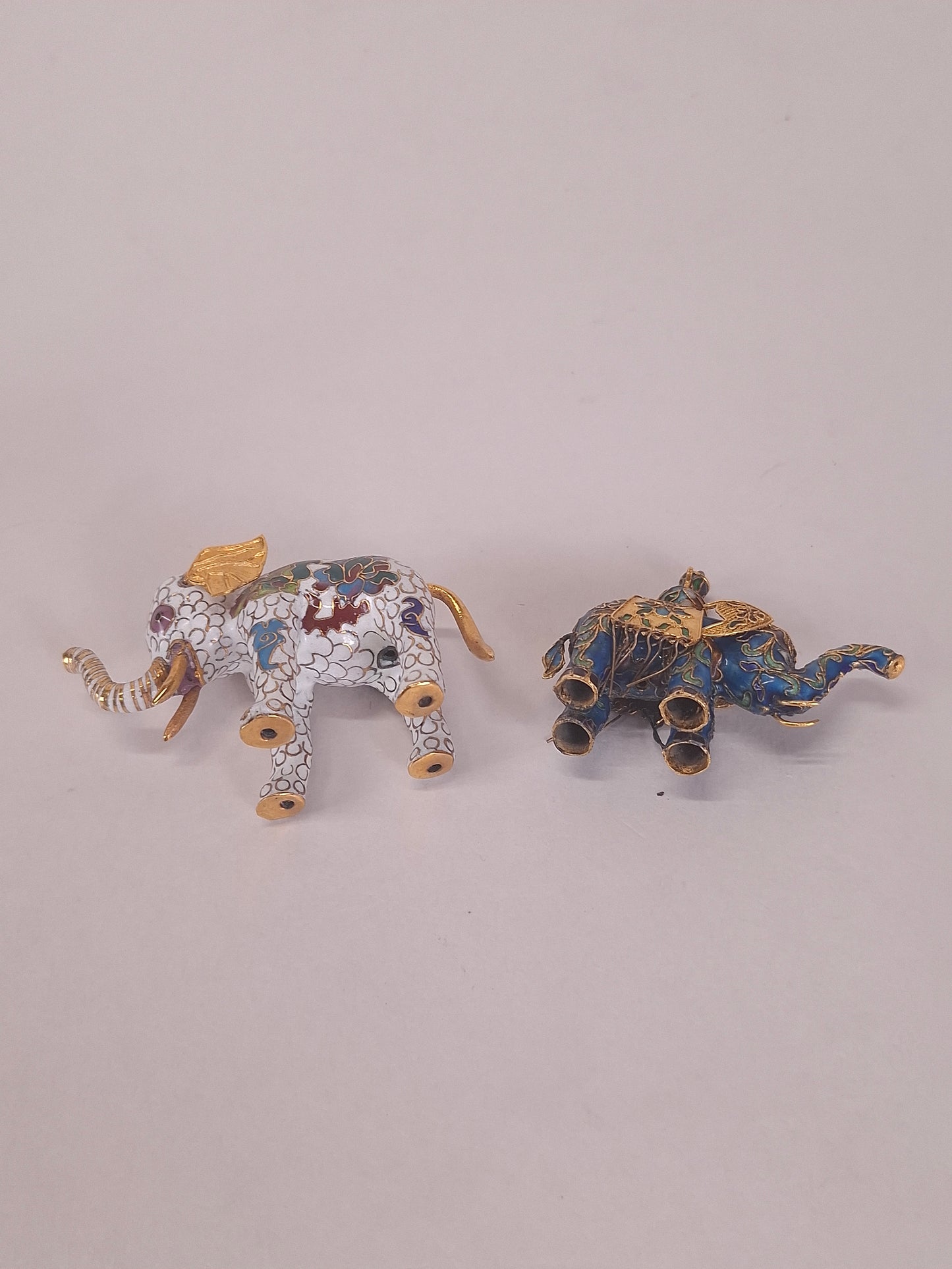 A set of 2 Chinese cloisonne elephants // 20th century