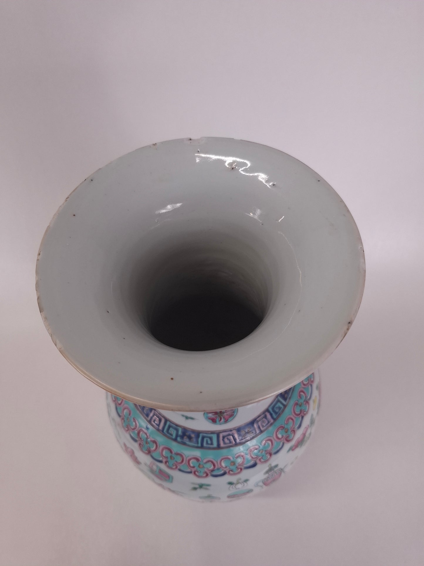 Bình famille rose Trung Quốc cổ, trang trí “100 bảo vật cổ” // Triều đại nhà Thanh - thế kỷ 19
