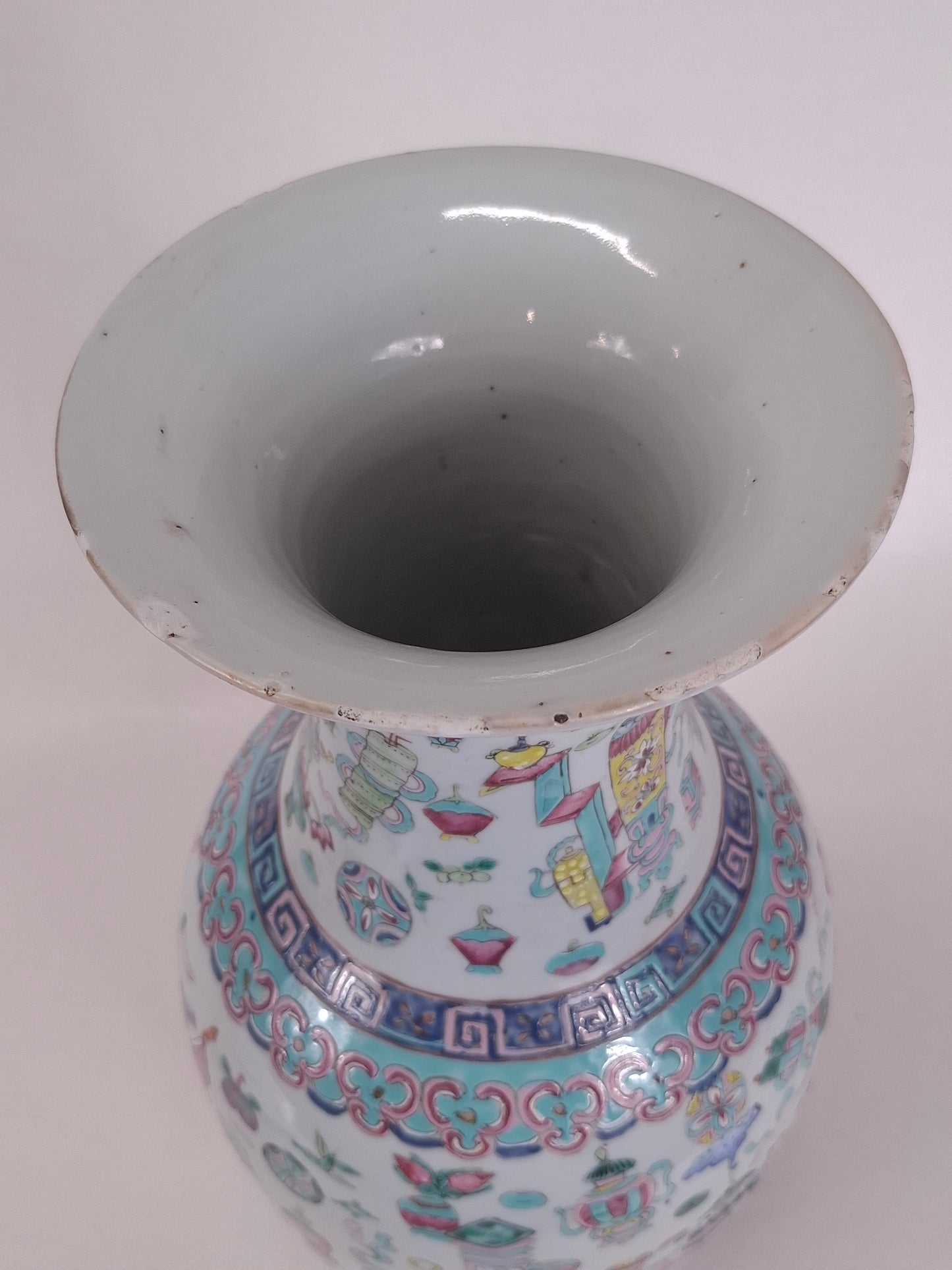 Bình famille rose Trung Quốc cổ, trang trí “100 bảo vật cổ” // Triều đại nhà Thanh - thế kỷ 19