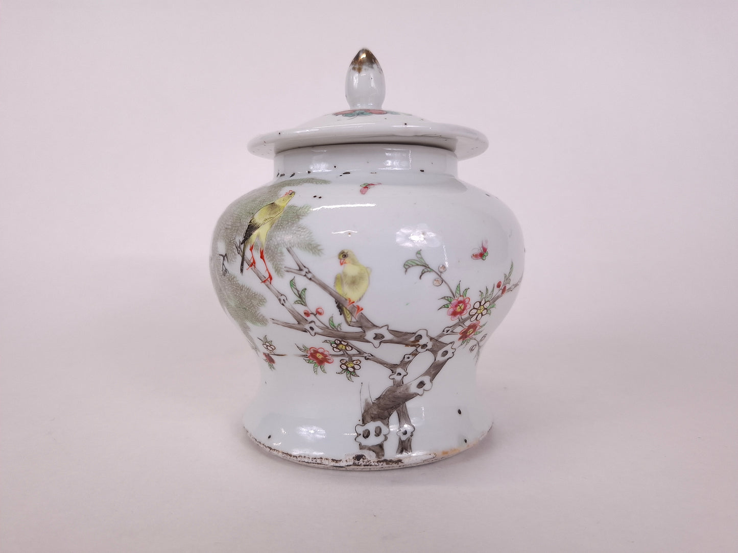 Antique ROC Chinese home decor qianjiang style lidded potiche decorated with birds and flowers