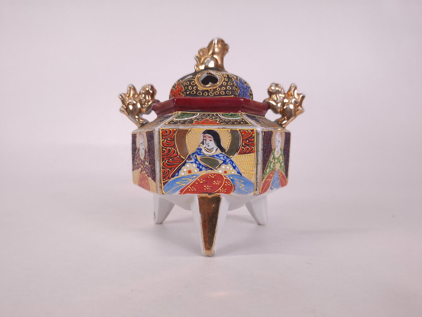 Vintage Japanese satsuma incense holder decorated with warrior scenes