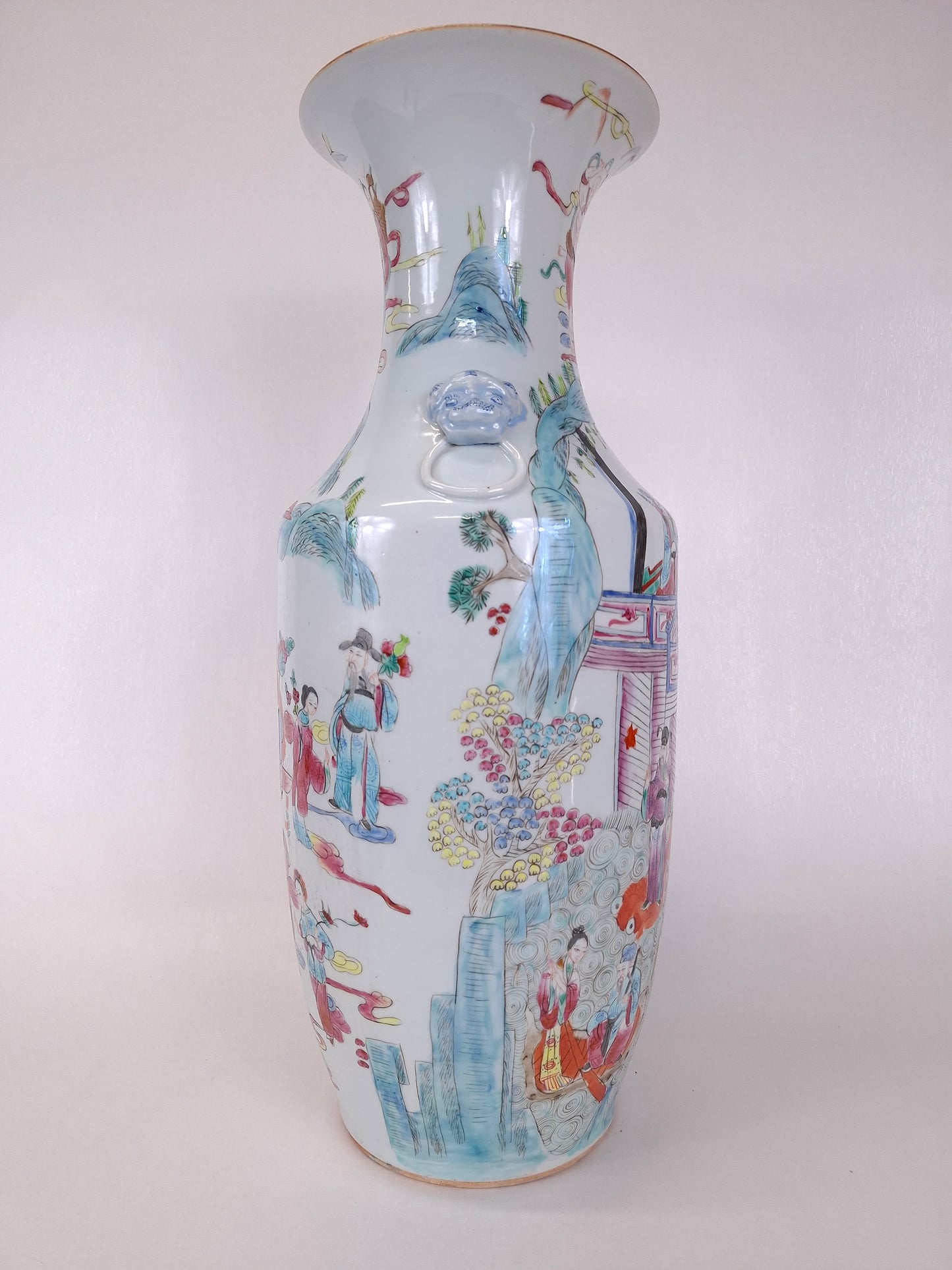 Grand vase chinois en famille rose décoré d'un empereur et d'immortels // Milieu du XXe siècle