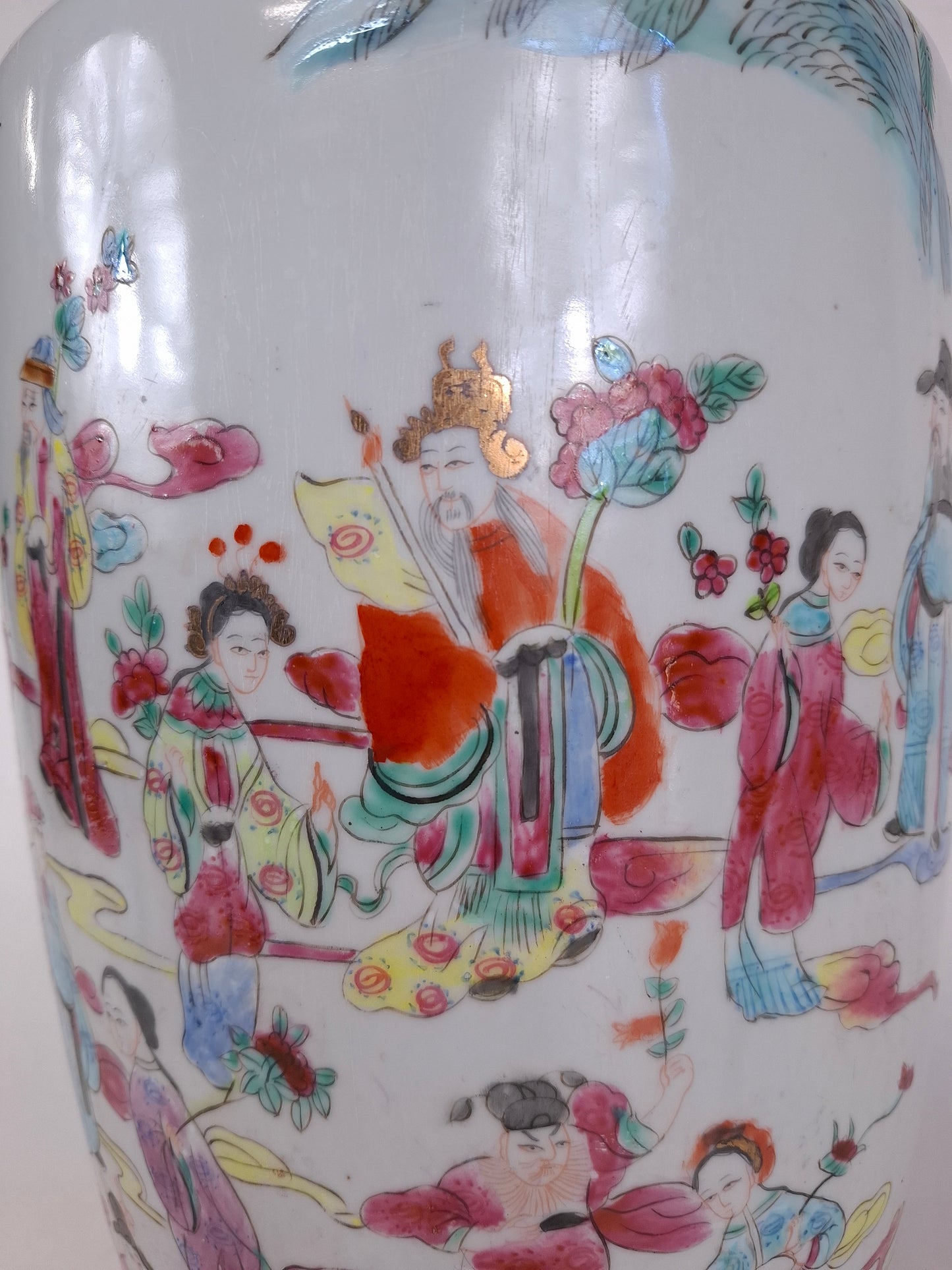 Grand vase chinois en famille rose décoré d'un empereur et d'immortels // Milieu du XXe siècle