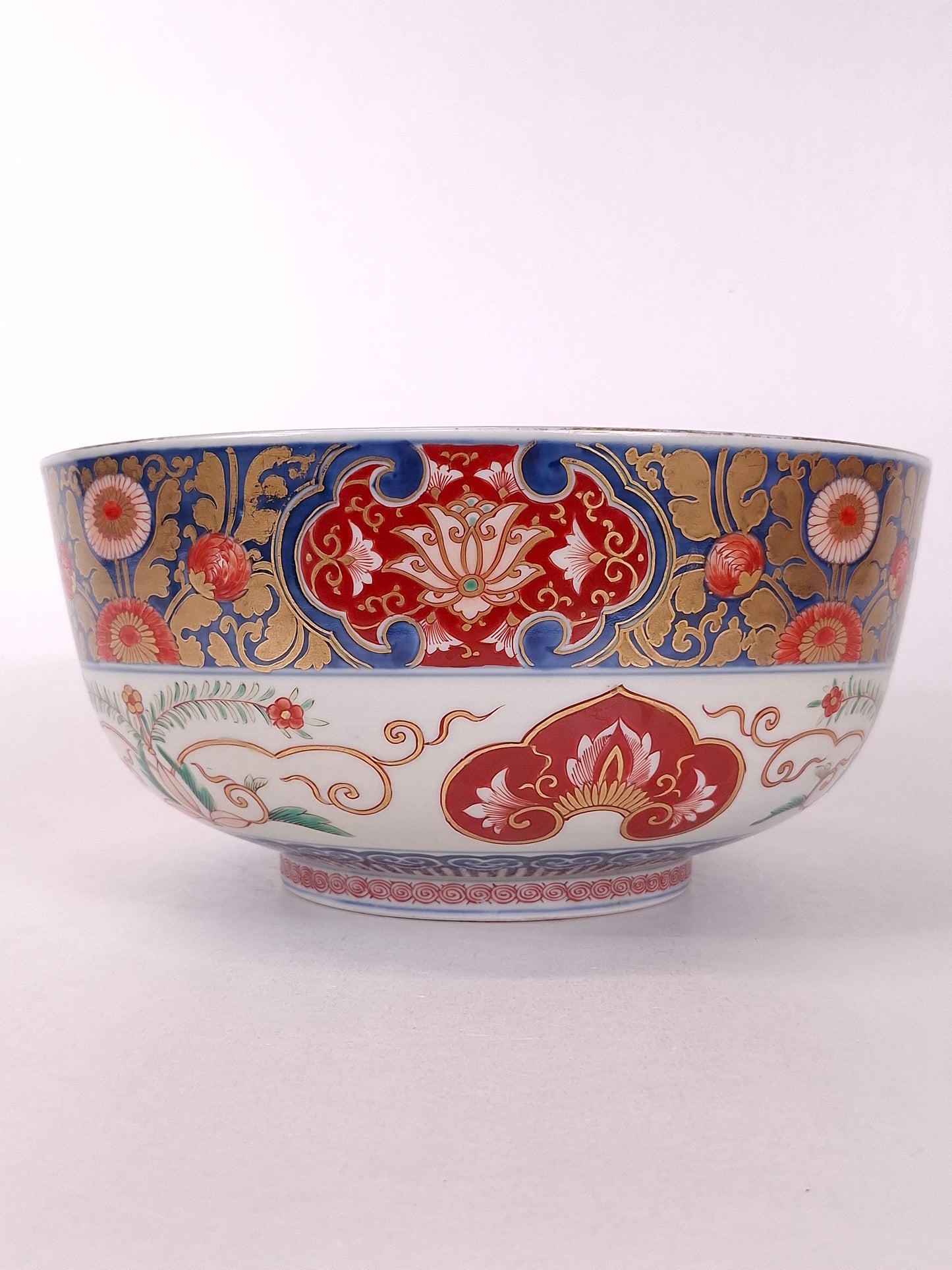 Grande jatte à punch japonaise imari antique avec une scène de Kitagawa Utamaro // Période Meiji - Vers 1900