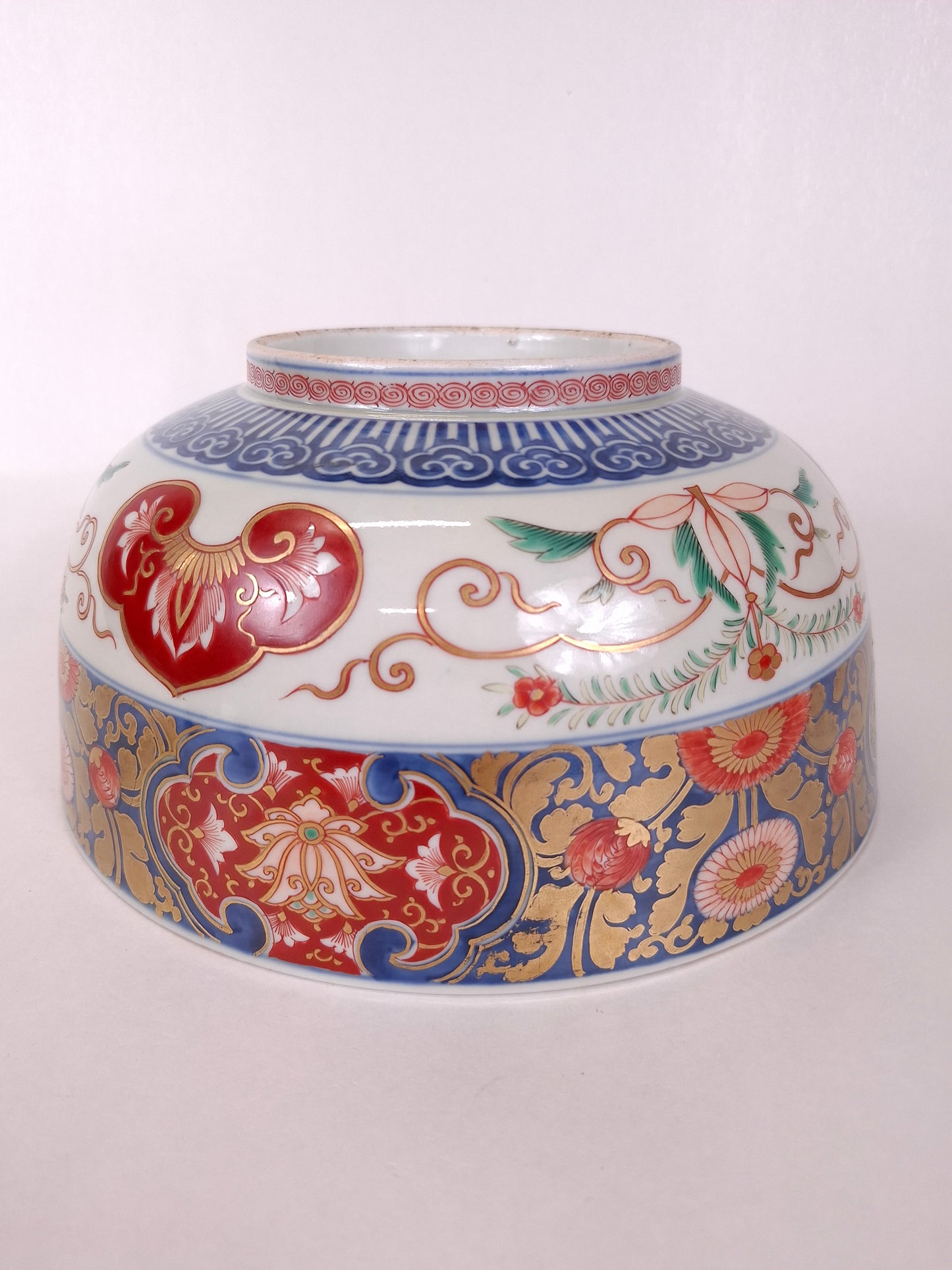 Grande jatte à punch japonaise imari antique avec une scène de Kitagawa Utamaro // Période Meiji - Vers 1900