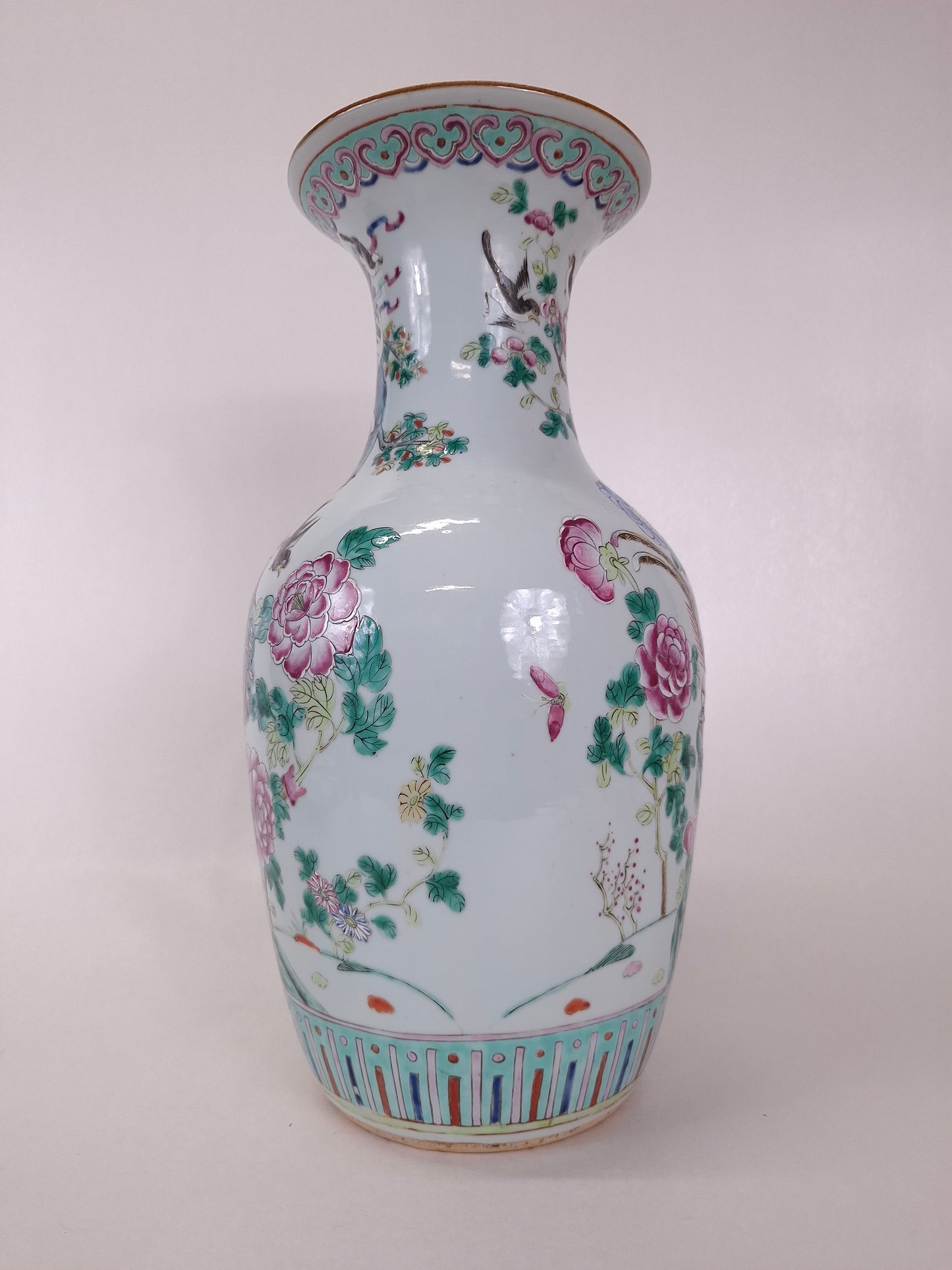 Antique Chinese famille rose vase decorated with flowers and phoenixes // Qing Dynasty - 19th century