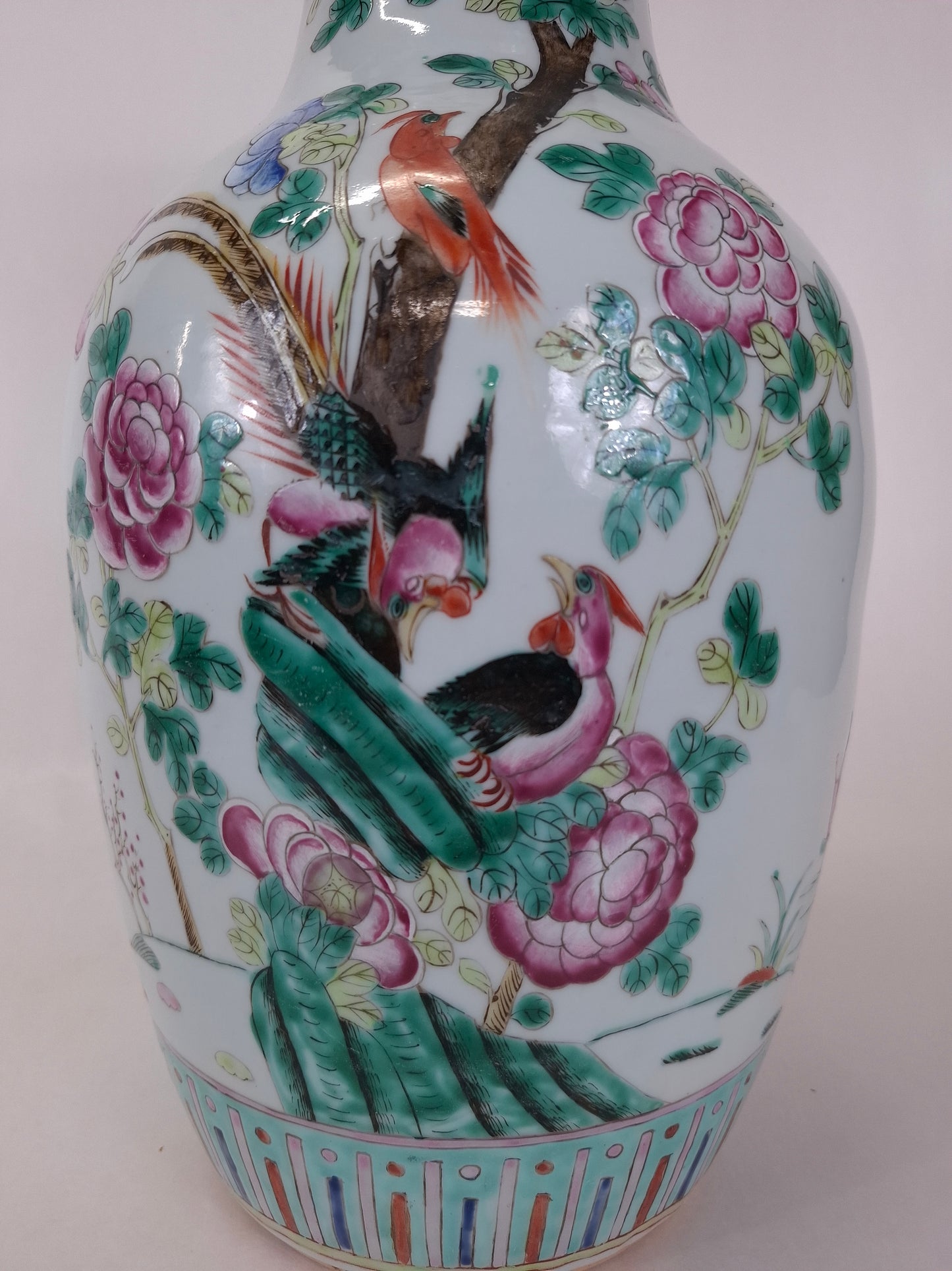 Antique Chinese famille rose vase decorated with flowers and phoenixes // Qing Dynasty - 19th century