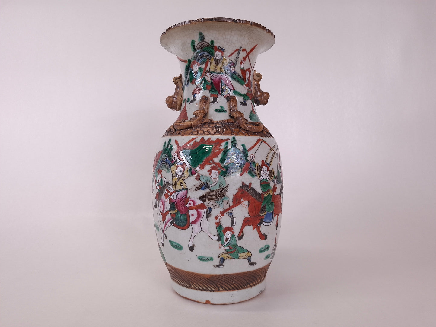 Antique Chinese Nanking vase decorated with a warrior scene // Qing Dynasty - Ca. 1900