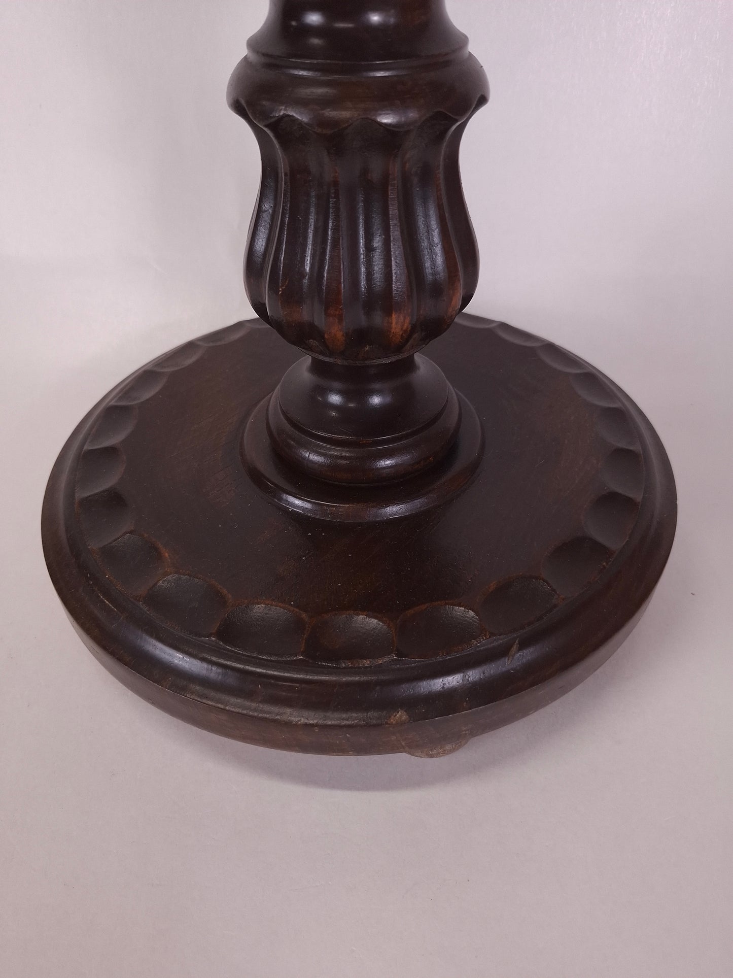 Vintage wooden barley twist plant stand // Belgium - Mid 20th century