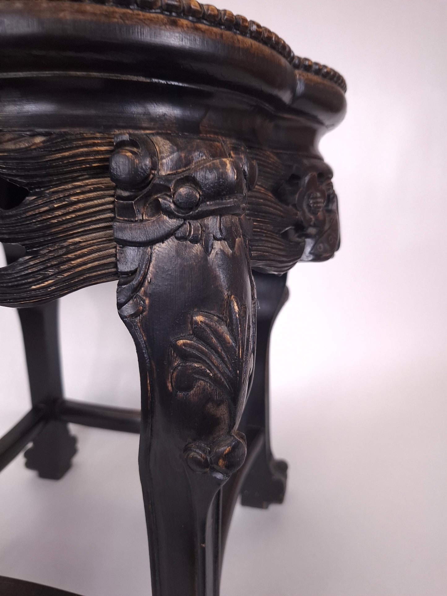 Chinese wooden side table with marble top // Mid 20th century