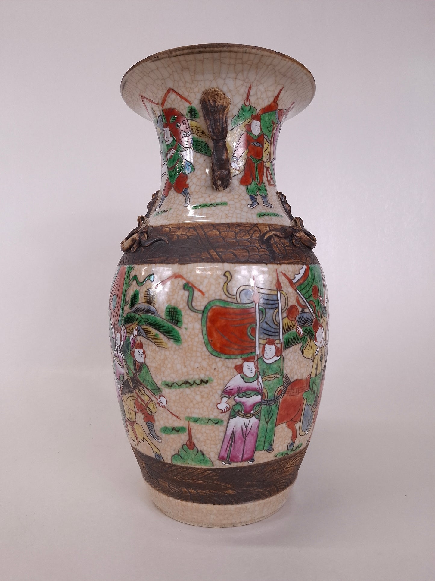 Antique Chinese Nanking vase decorated with warrior scenes // Qing Dynasty - Around 1900