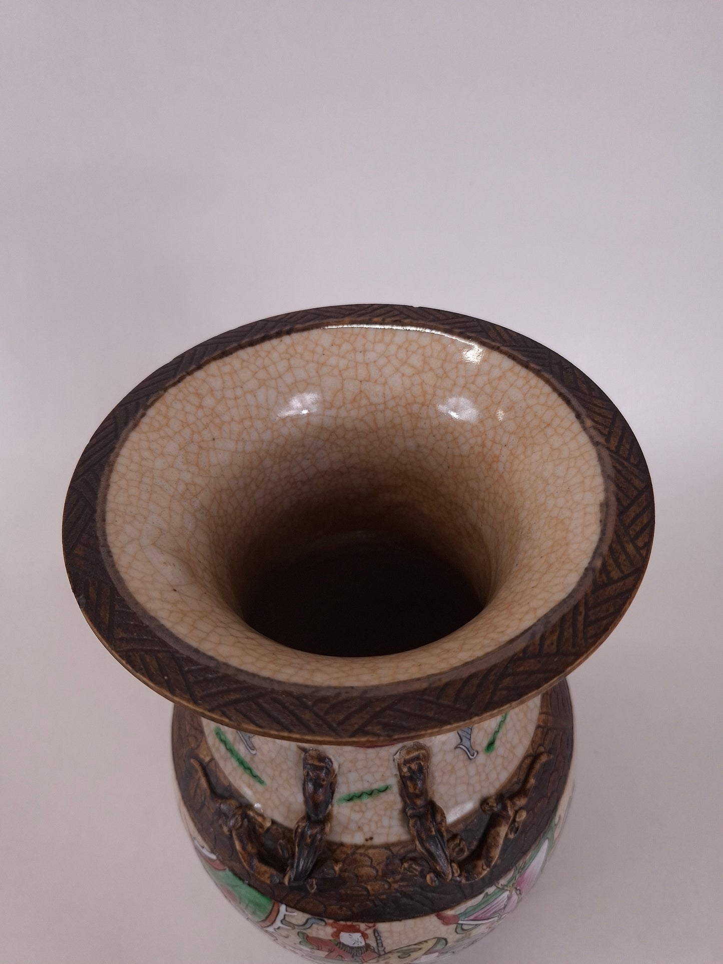 Antique Chinese Nanking vase decorated with warrior scenes // Qing Dynasty - Around 1900