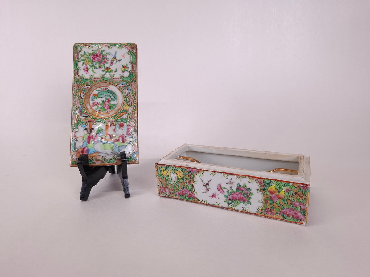 An antique rectangular Chinese canton rose medallion lidded box from the 19th century Qing Dynasty