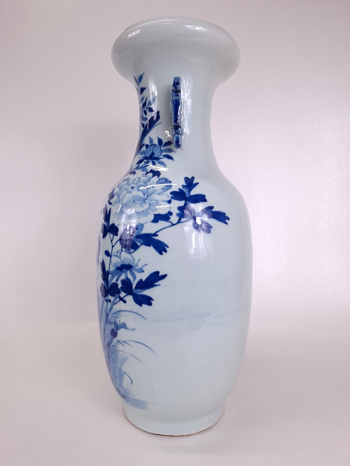 Vaso chinês antigo grande decorado com pássaros e flores // Dinastia Qing - século XIX