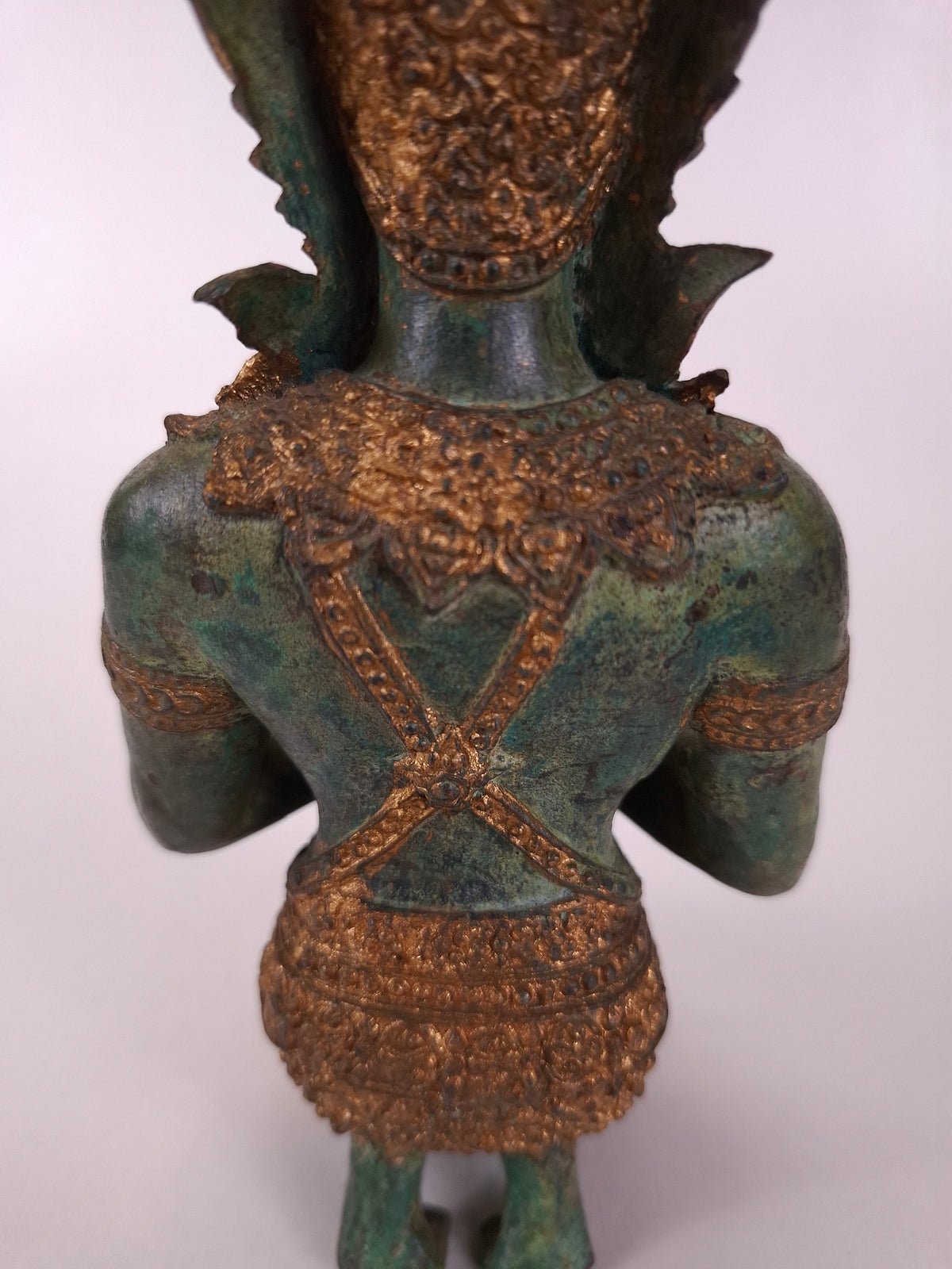 Statue bouddhique en bronze doré, tepphanom, en posture méditative // Thaïlande - XXe siècle