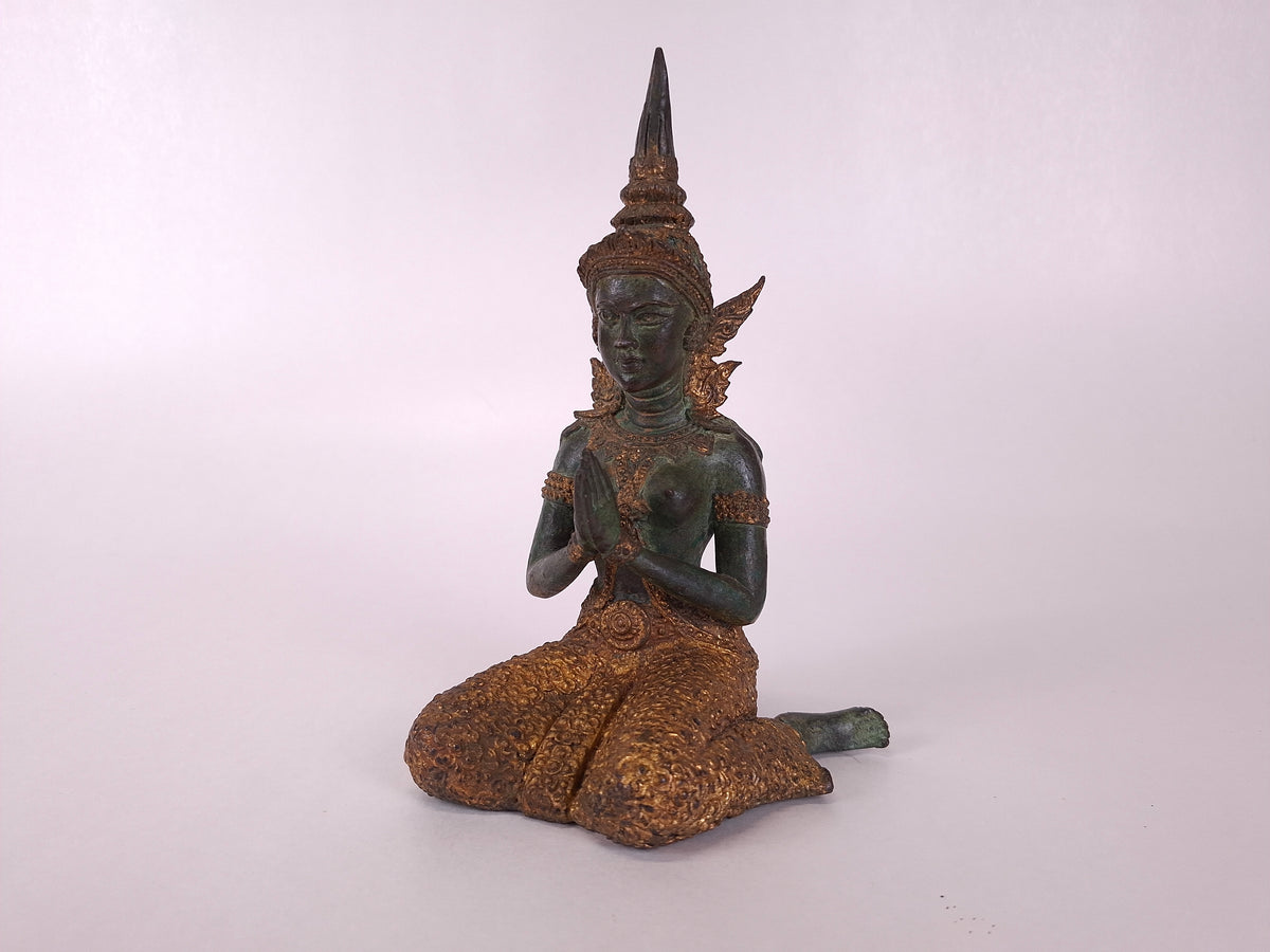 Statue bouddhique en bronze doré, tepphanom, en posture méditative // Thaïlande - XXe siècle