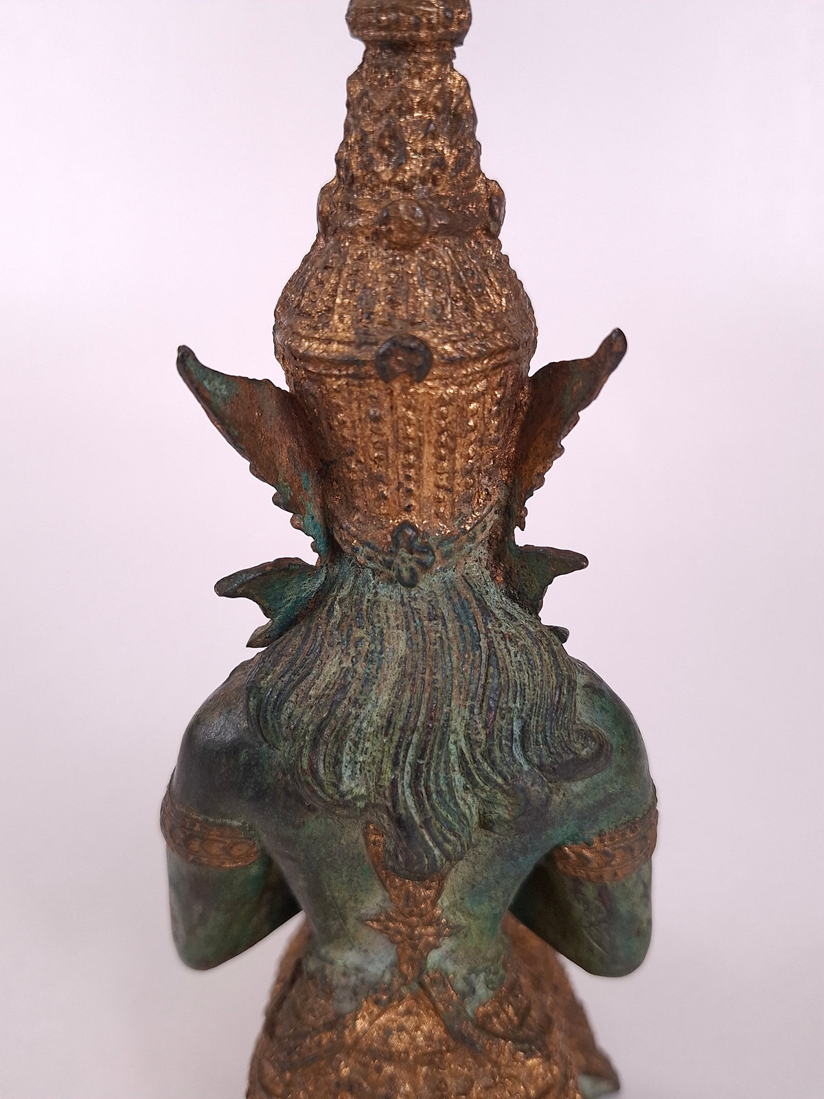 Statue bouddhique en bronze doré, tepphanom, en posture méditative // Thaïlande - XXe siècle