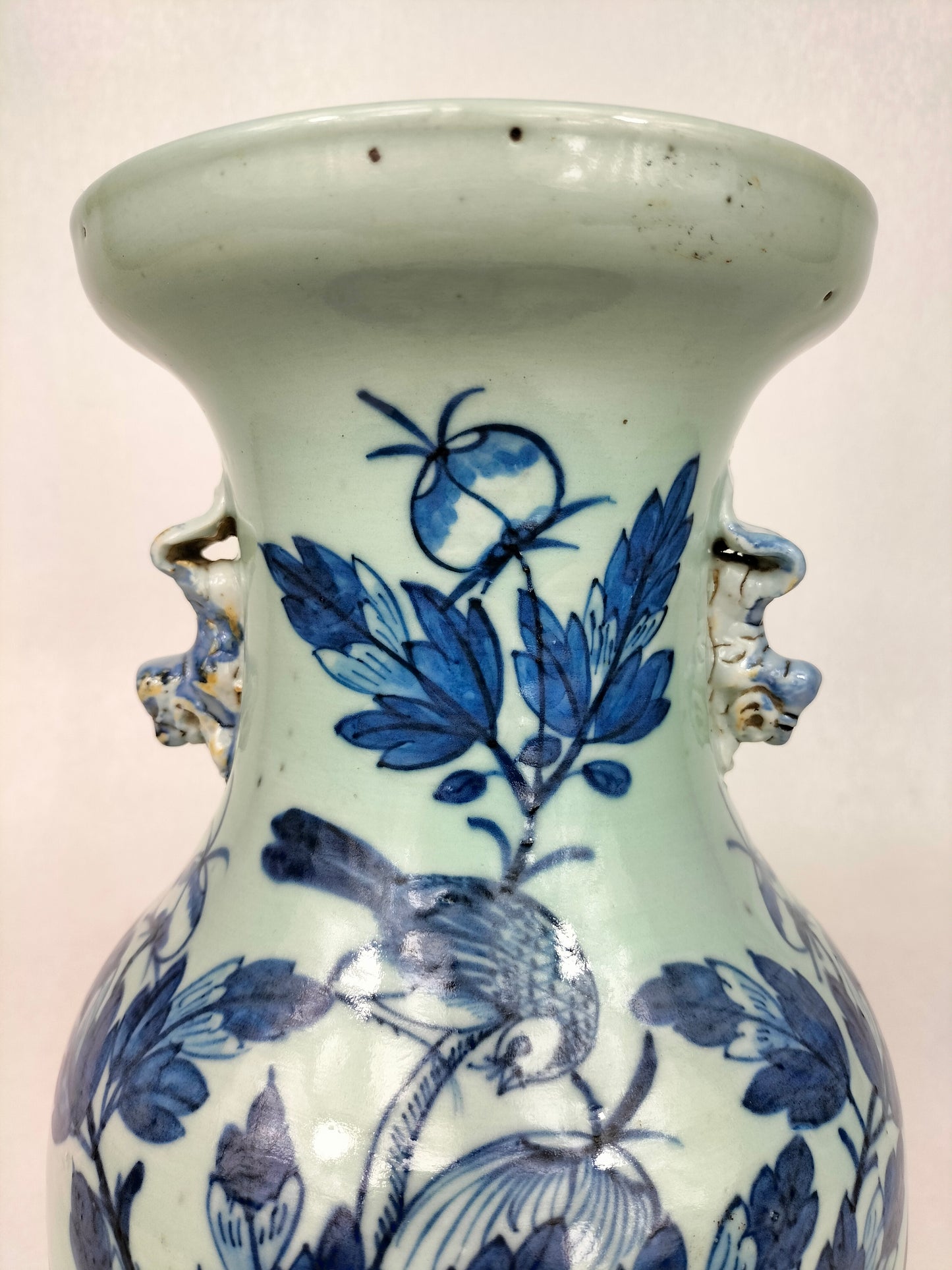 Ancien vase chinois céladon à décor d'oiseau et de fleurs // Dynastie Qing - 19e siècle