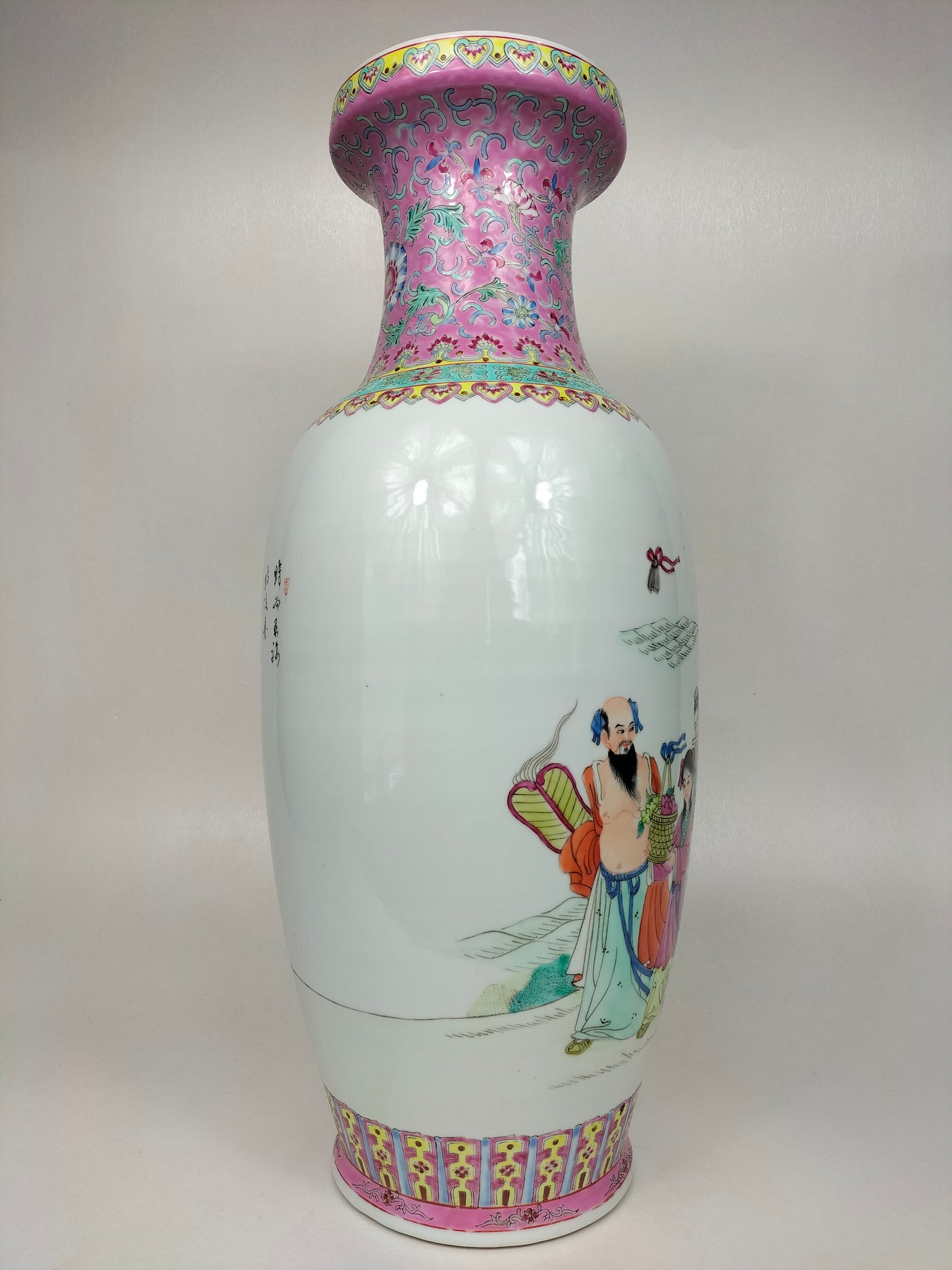 Large Chinese famille rose vase decorated with the 8 Immortals // Jingdezhen - 20th century