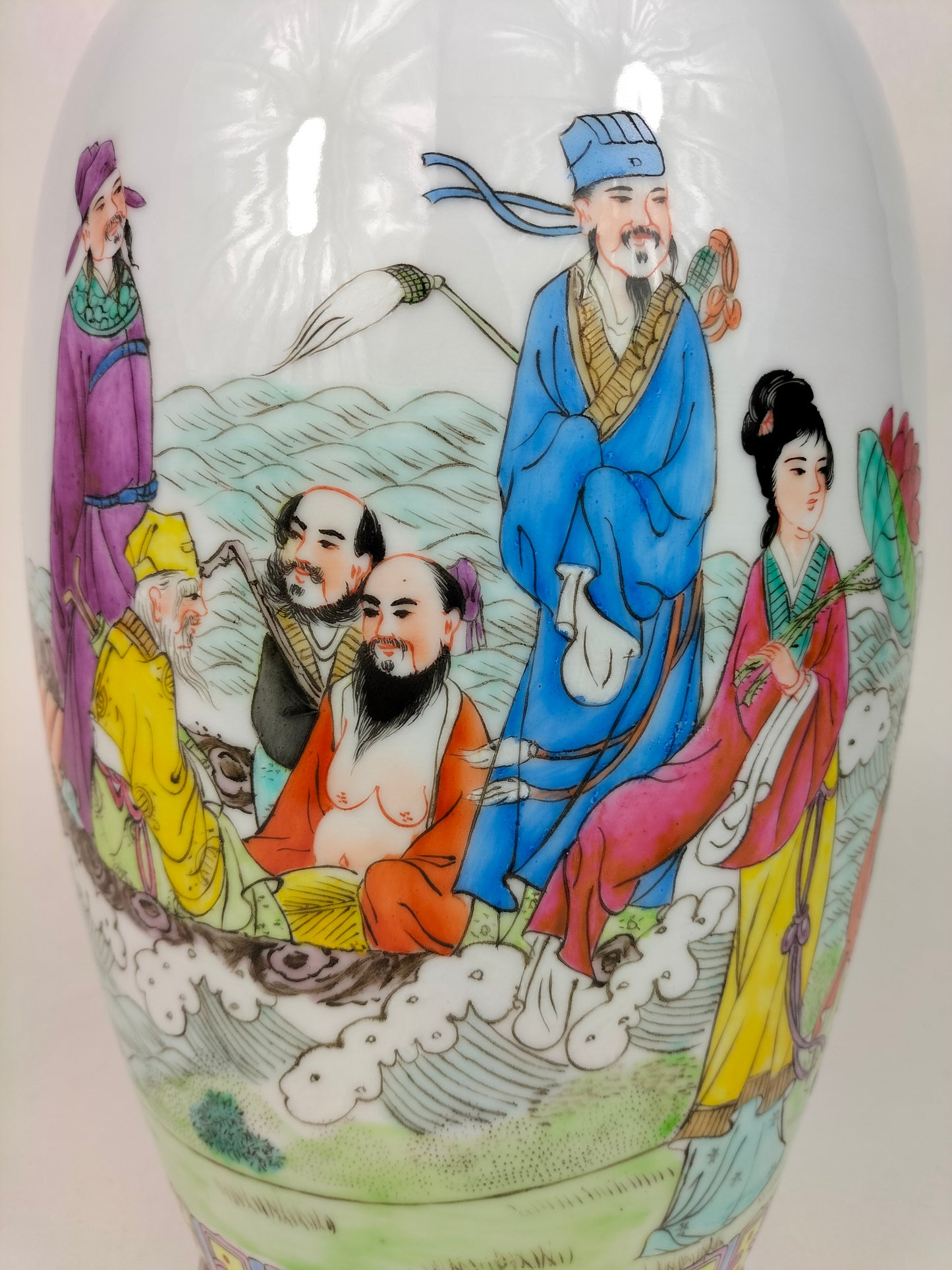 装饰有 8 个神仙的中国粉彩花瓶 // 景德镇 - 20 世纪