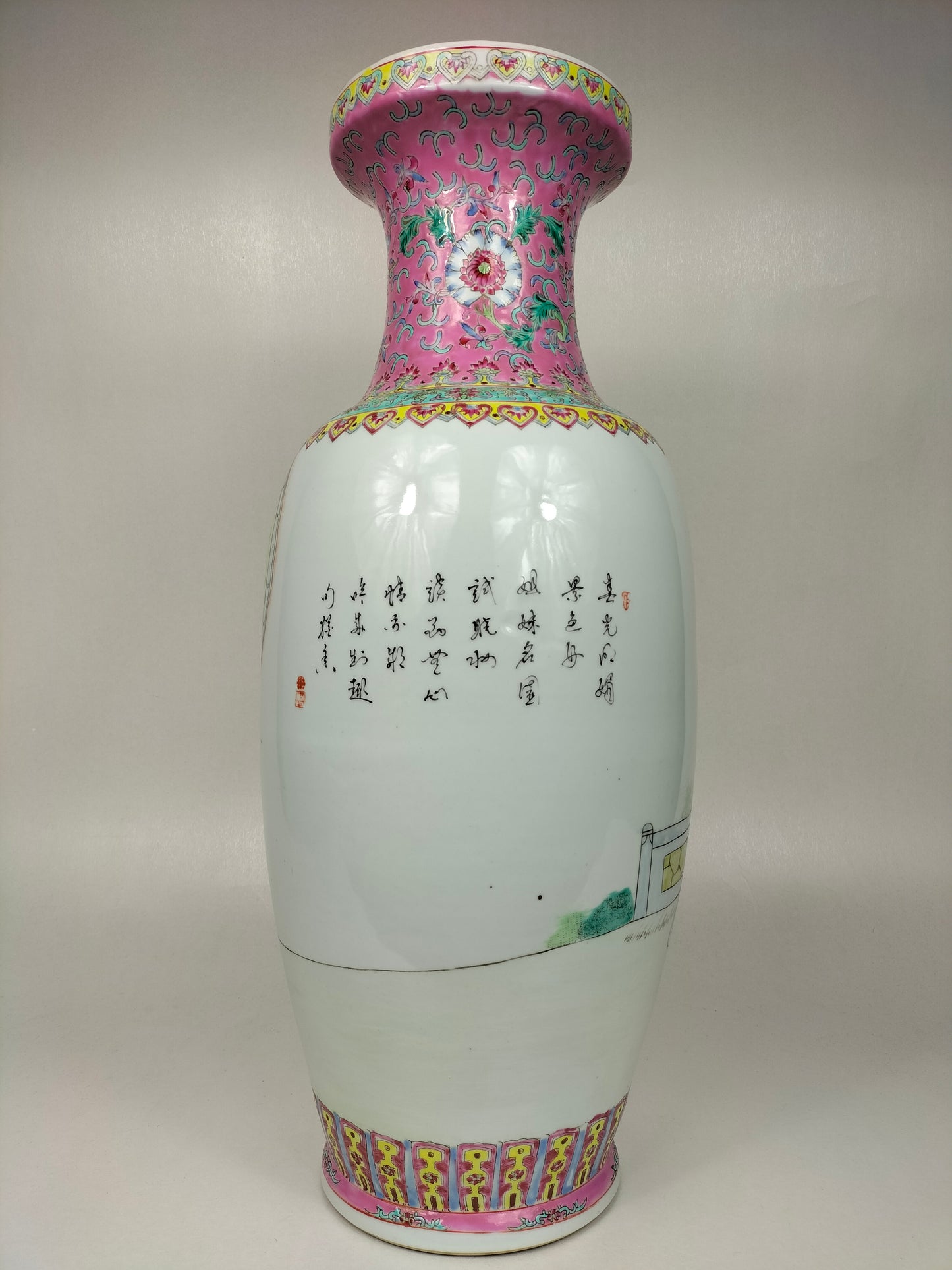 带有花园场景的大型中国粉彩花瓶 // 景德镇 - 20 世纪