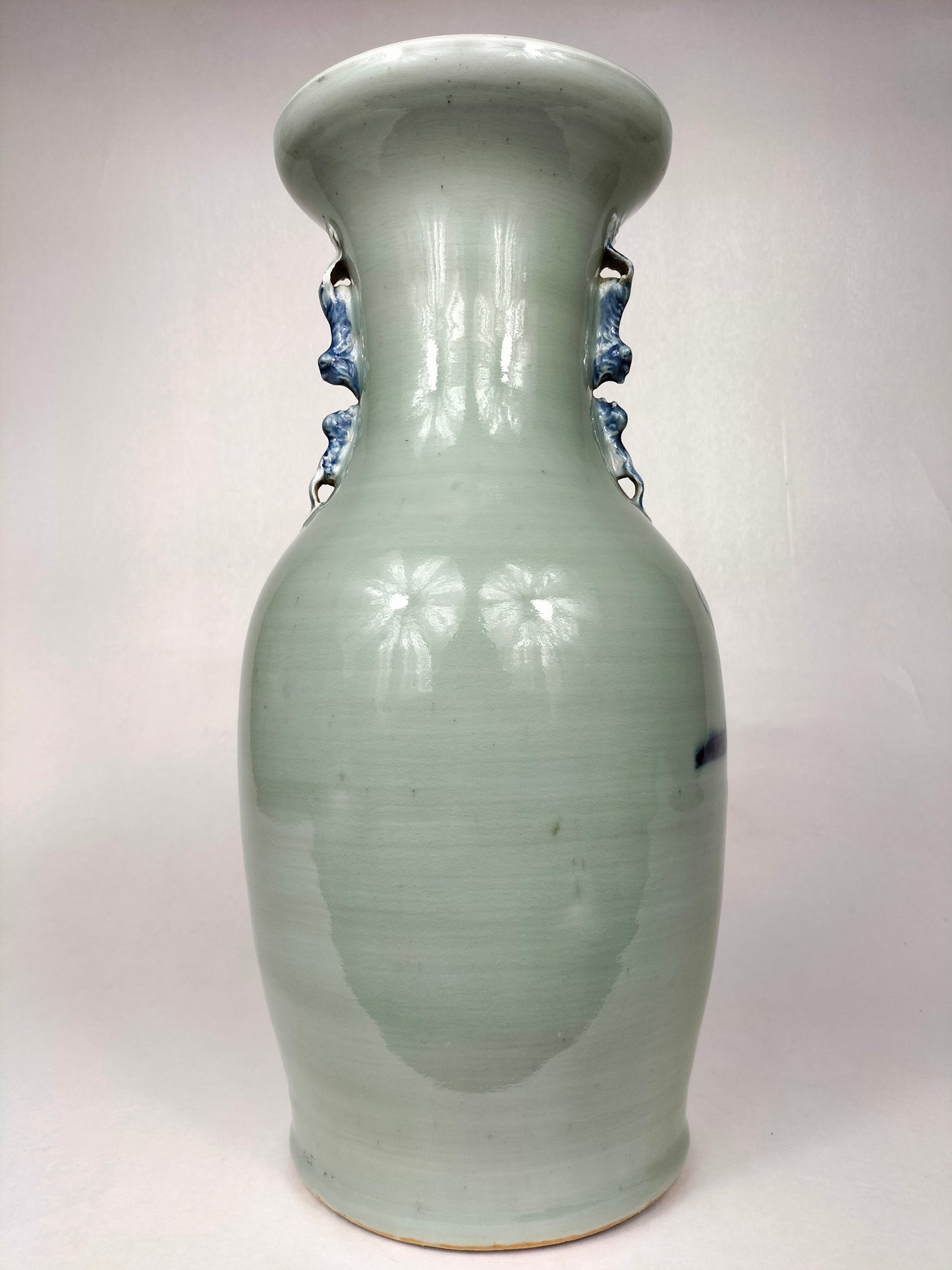 古色古香的中国瓷器花瓶装饰有圣人 // 清朝 - 19 世纪