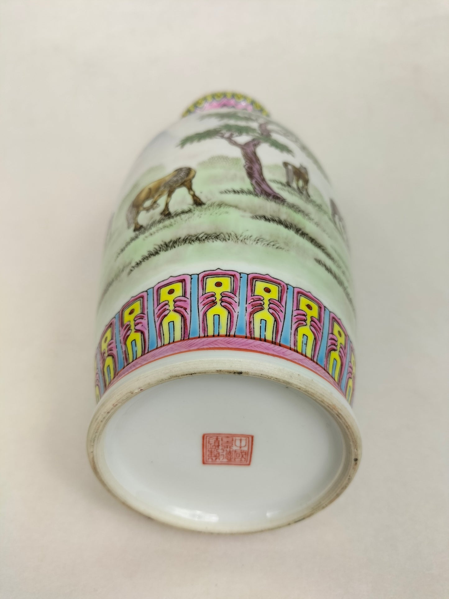 中国粉彩山水马花瓶 // 景德镇 - 20 世纪