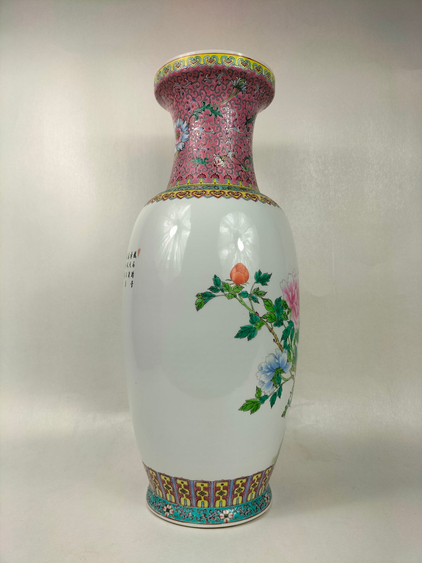 Bình hoa hồng gia đình lớn của Trung Quốc được trang trí bằng hoa // Jingdezhen - thế kỷ 20