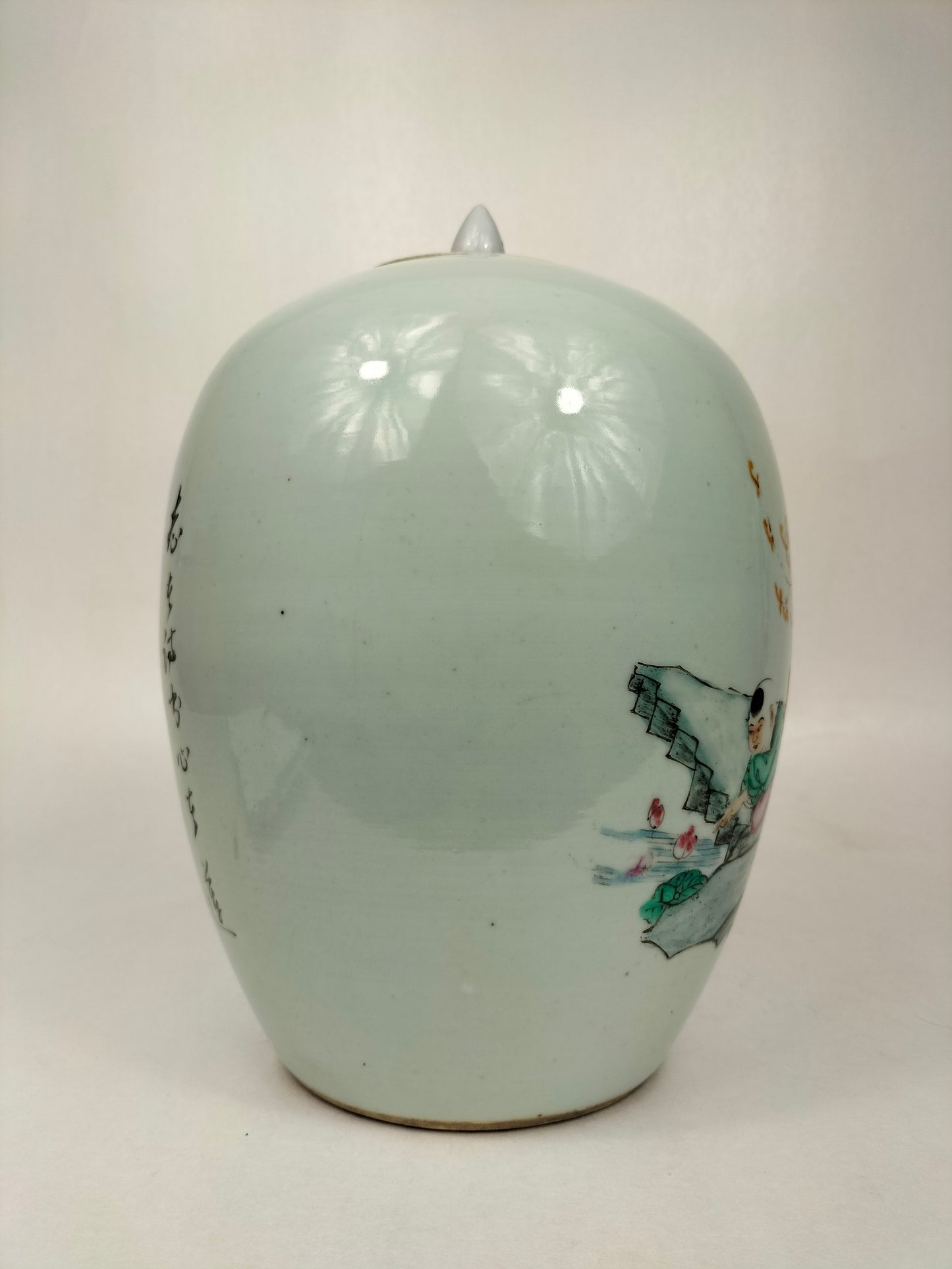 中国古董姜罐，饰有财神和儿童//民国时期（1912-1949）