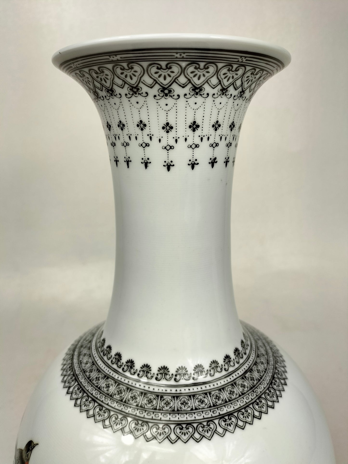 Vase bouteille chinois vintage à décor de fleurs // Jingdezhen - 20ème siècle