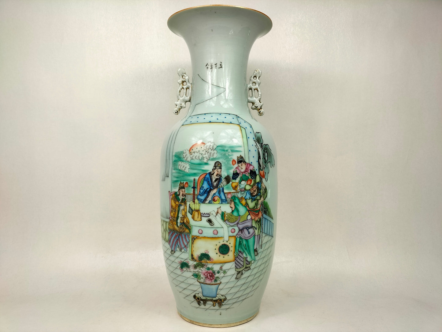 Large antique Chinese ROC vase with emperor scene and poem