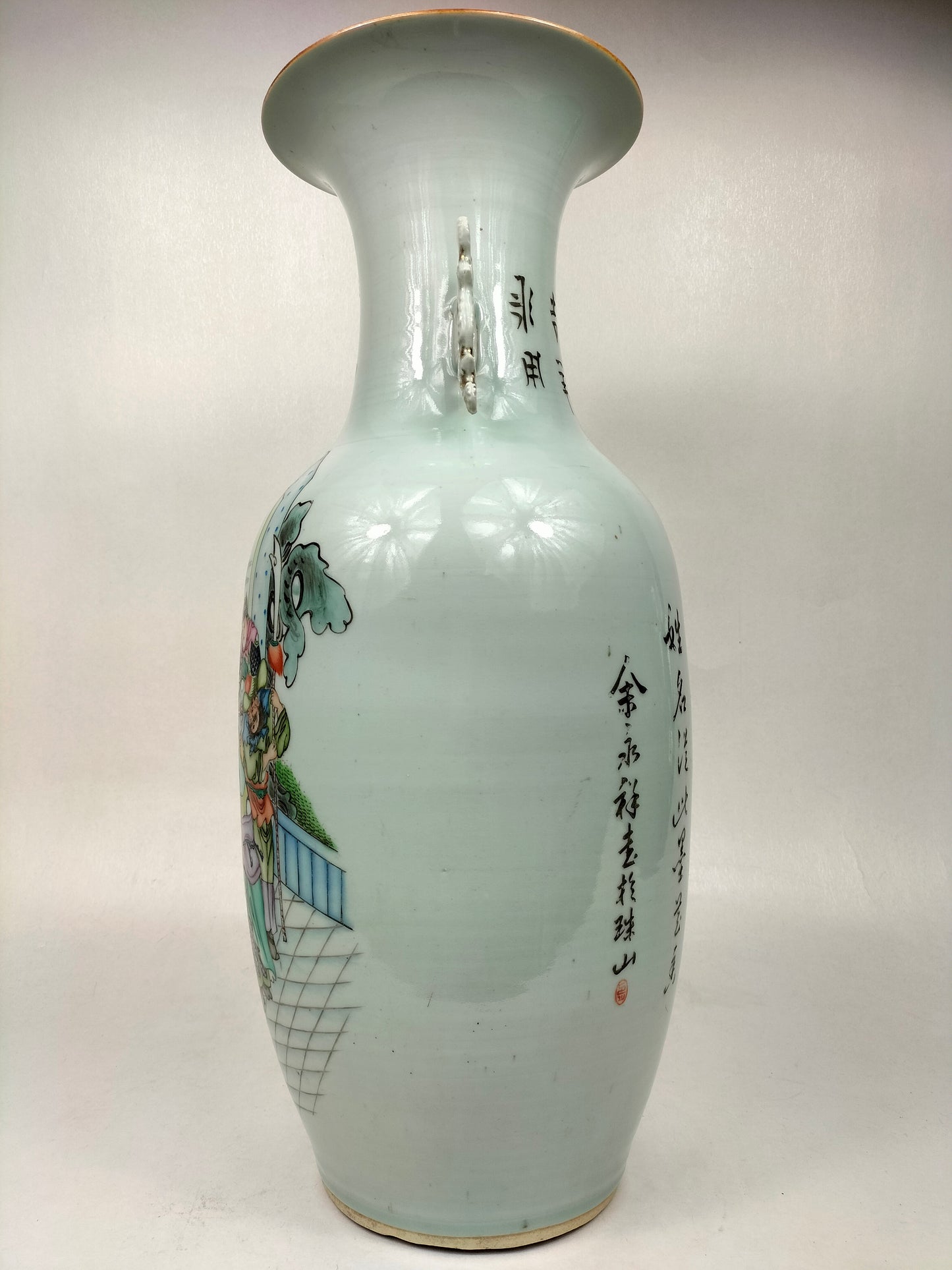 Grande vaso chinês antigo decorado com cenas do Imperador // Período da República (1912-1949)