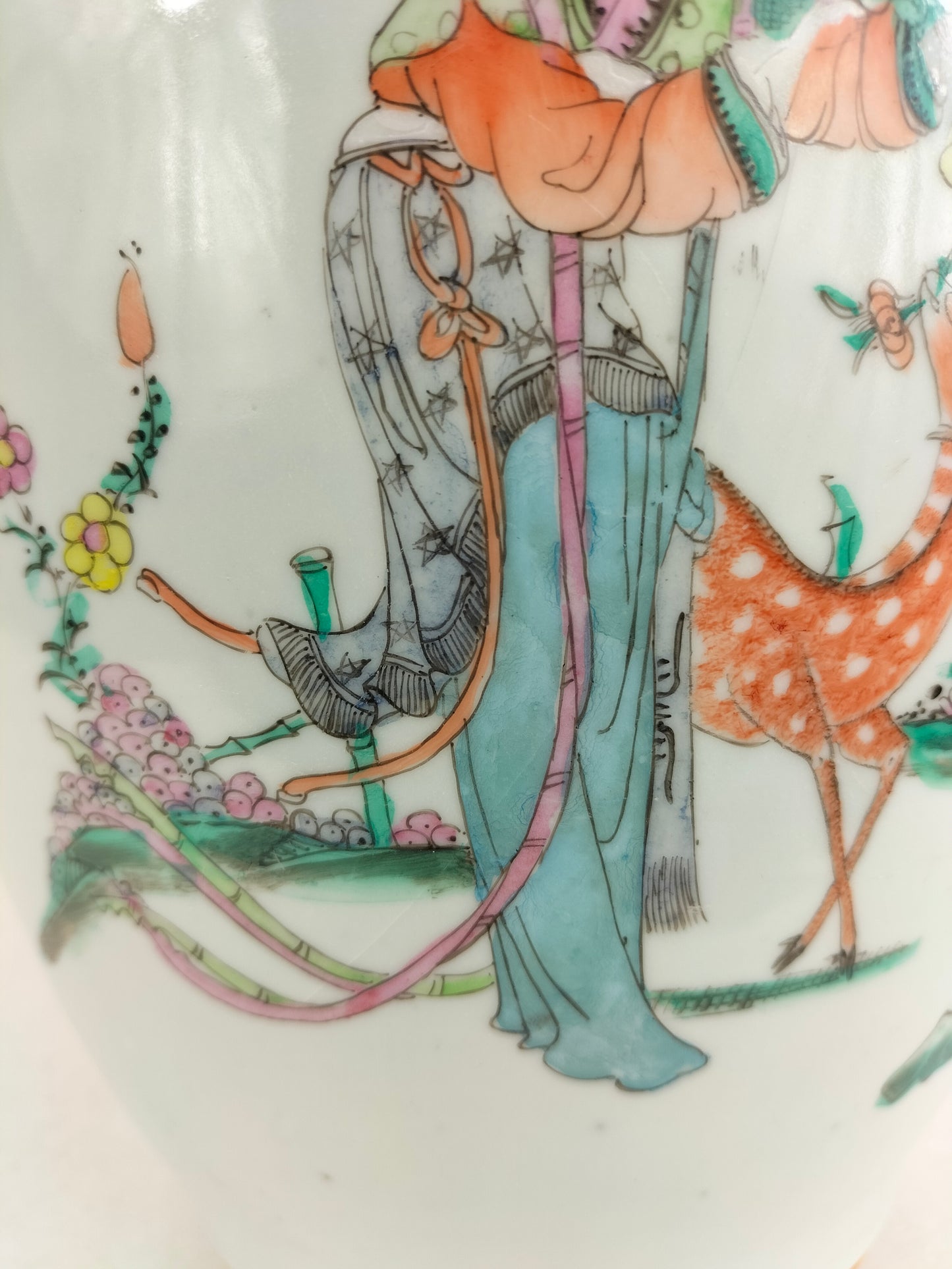 装饰有花园场景的古董中国花瓶 // 民国时期（1912-1949）