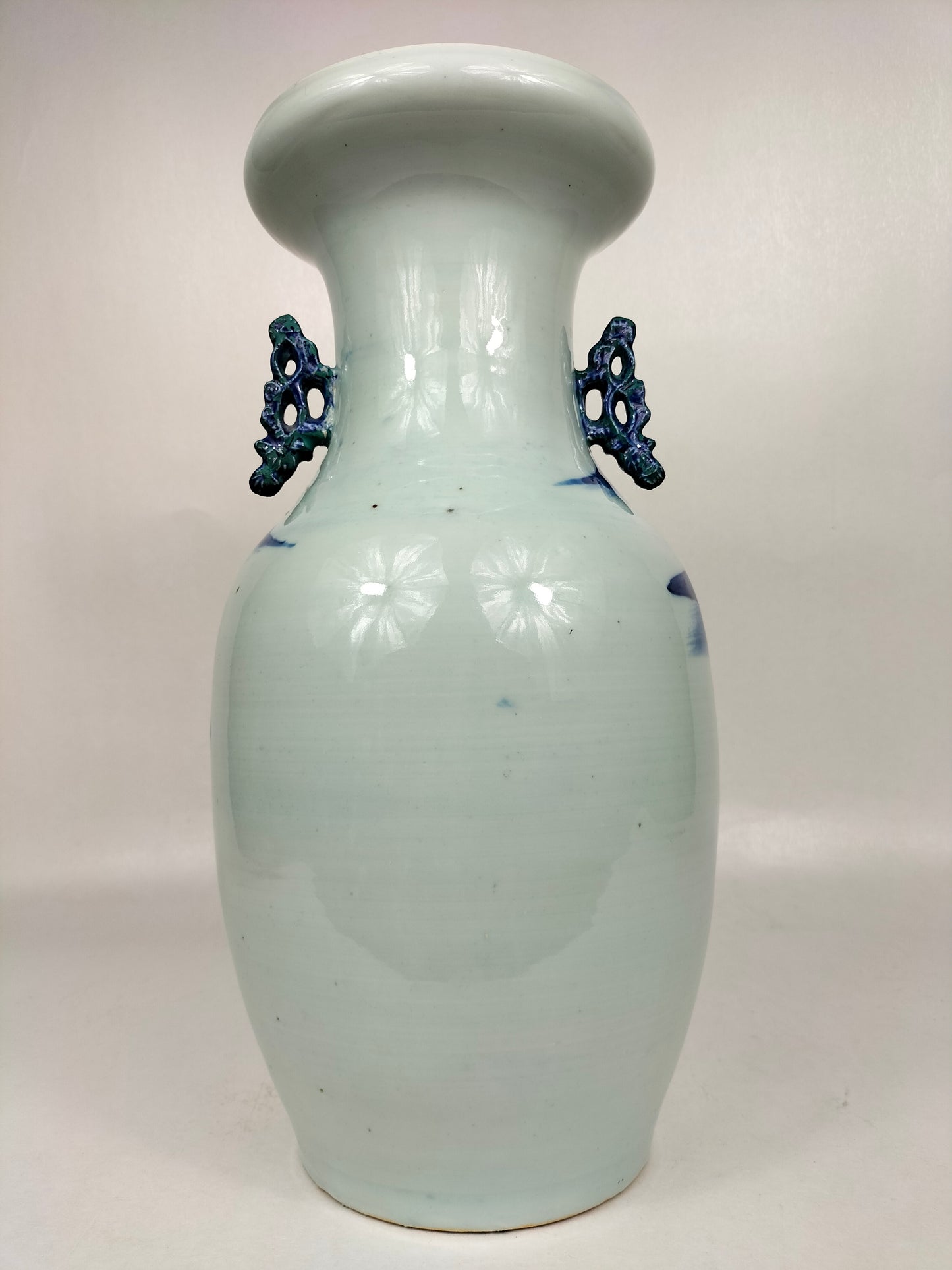 古董中国花瓶，饰有风景//蓝色和白色 - 清朝 - 19 世纪