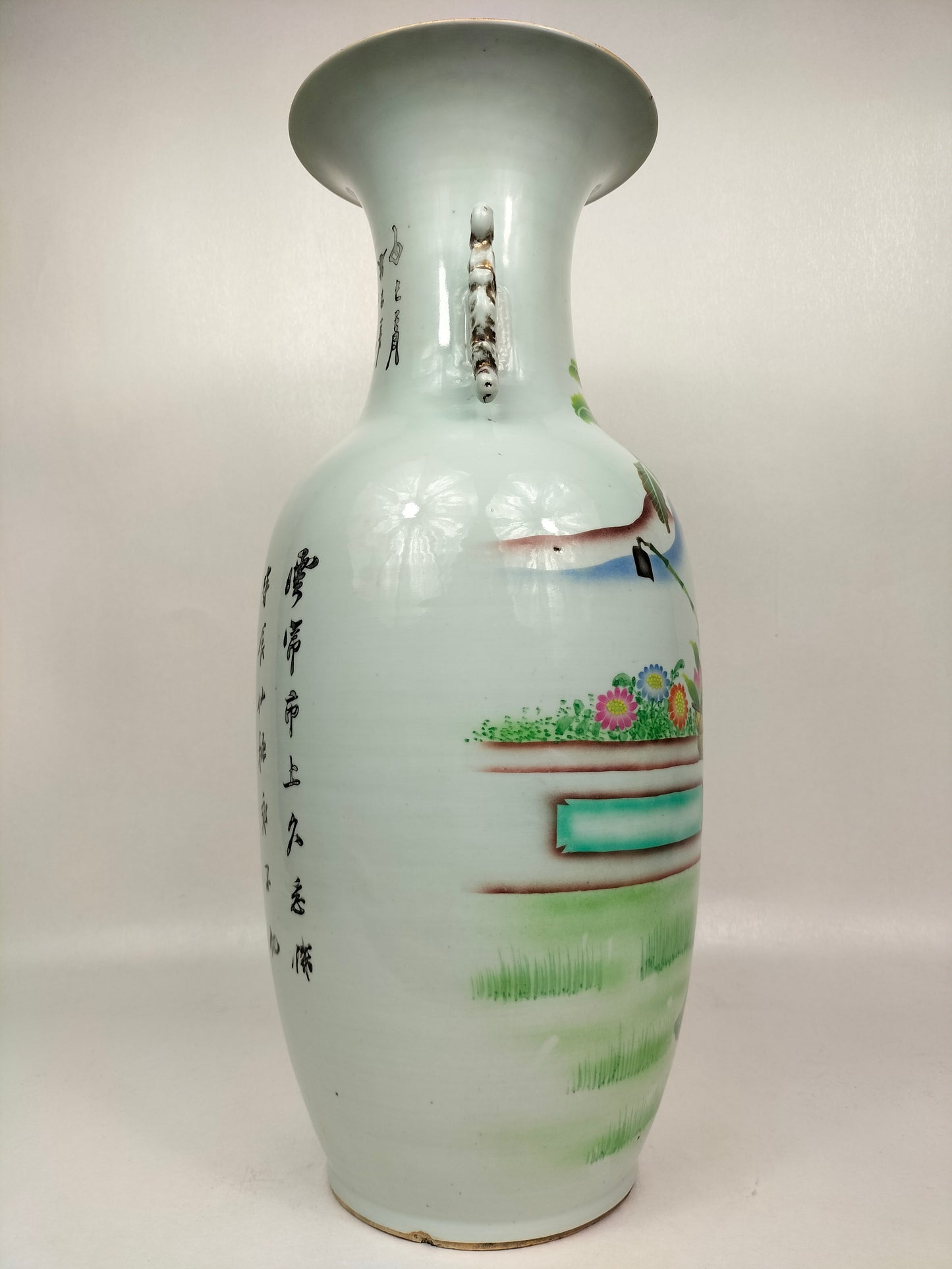 Grand vase chinois ancien à décor d'une dame et d'un cerf // Période République (1912-1949)