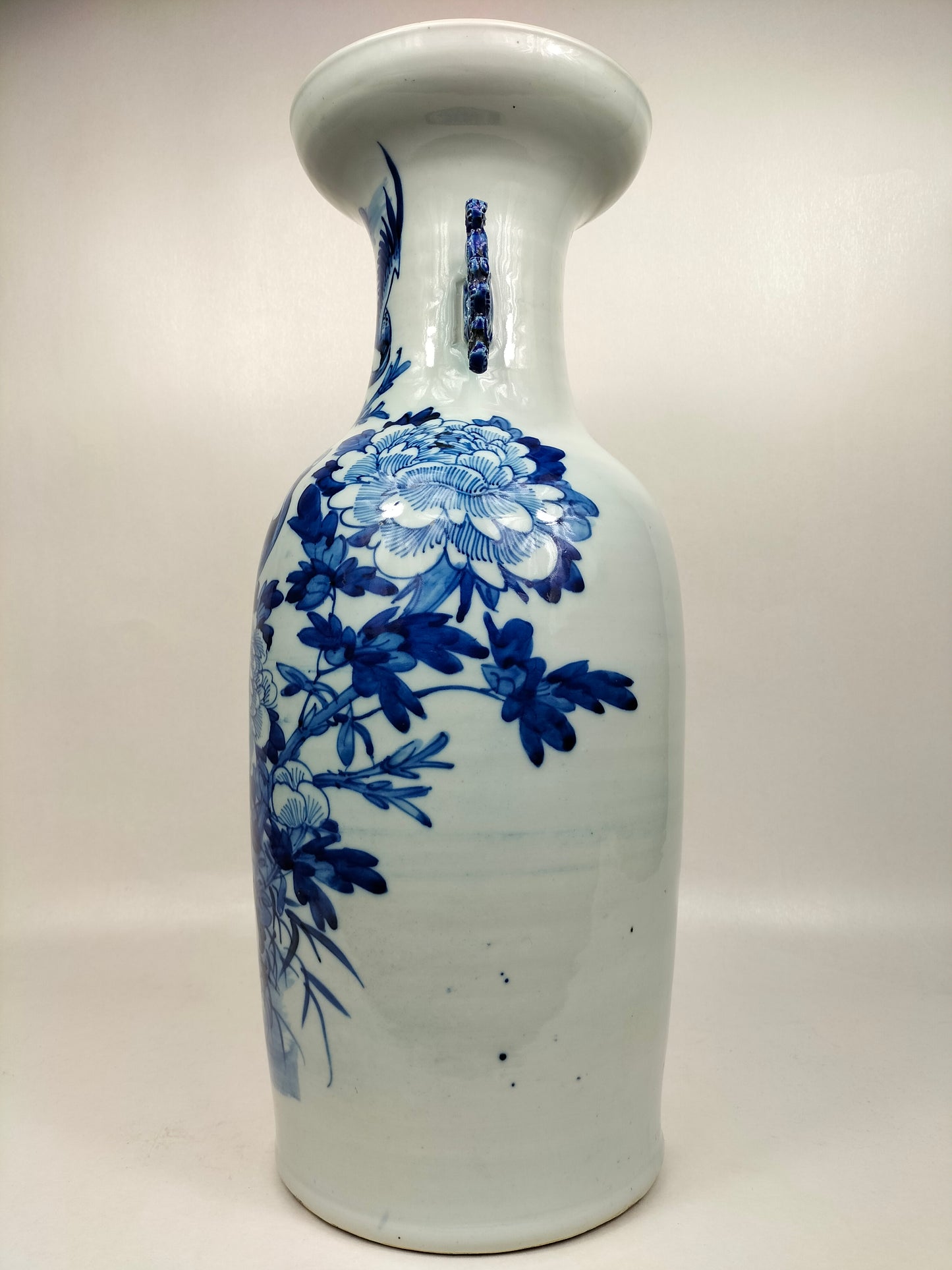 Grand vase chinois antique avec grues et fleurs // Bleu et blanc - Dynastie Qing - 19ème siècle