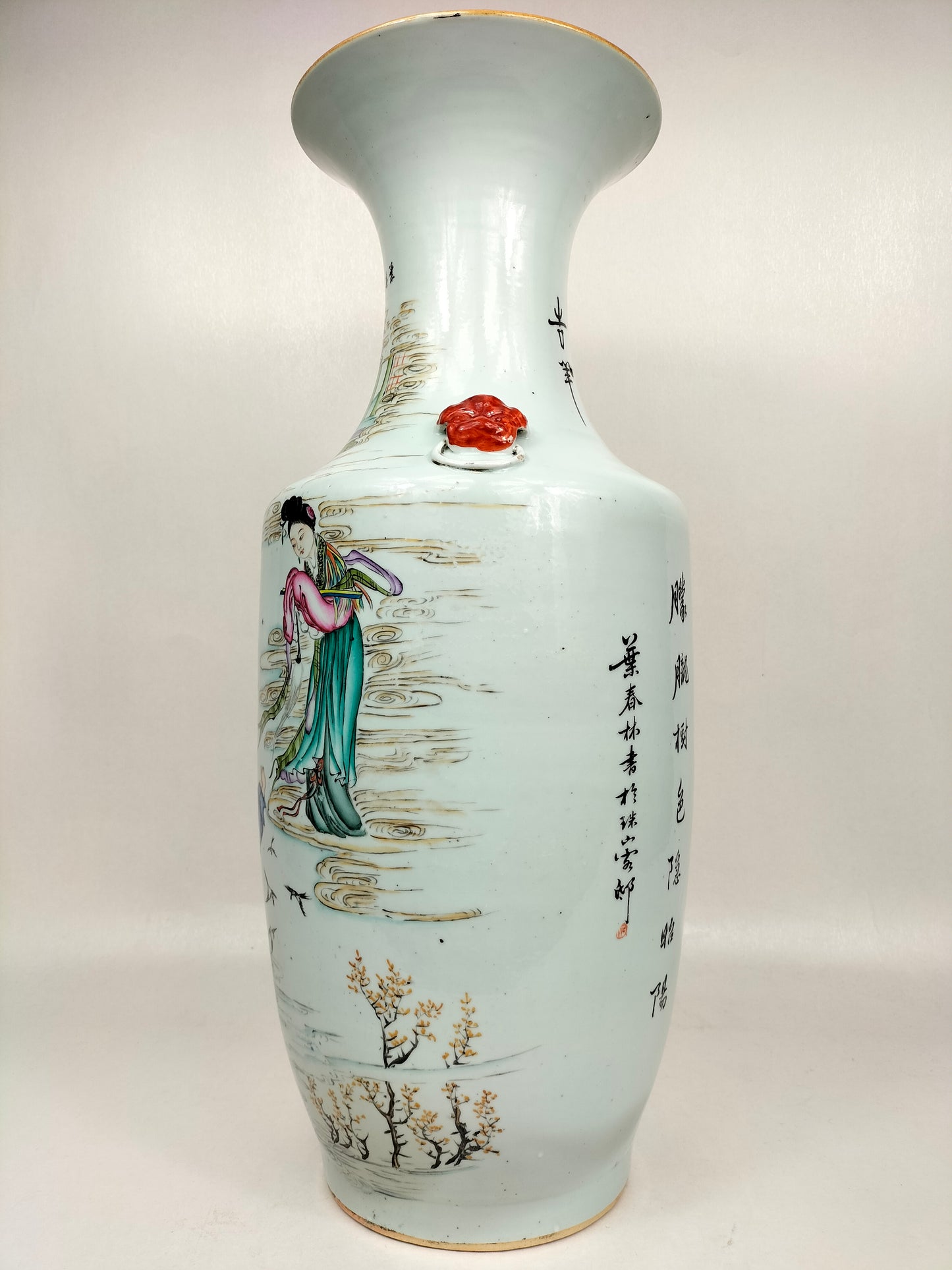 Grand vase chinois ancien à décor de personnages et de buffles d'eau // Période République (1912-1949)